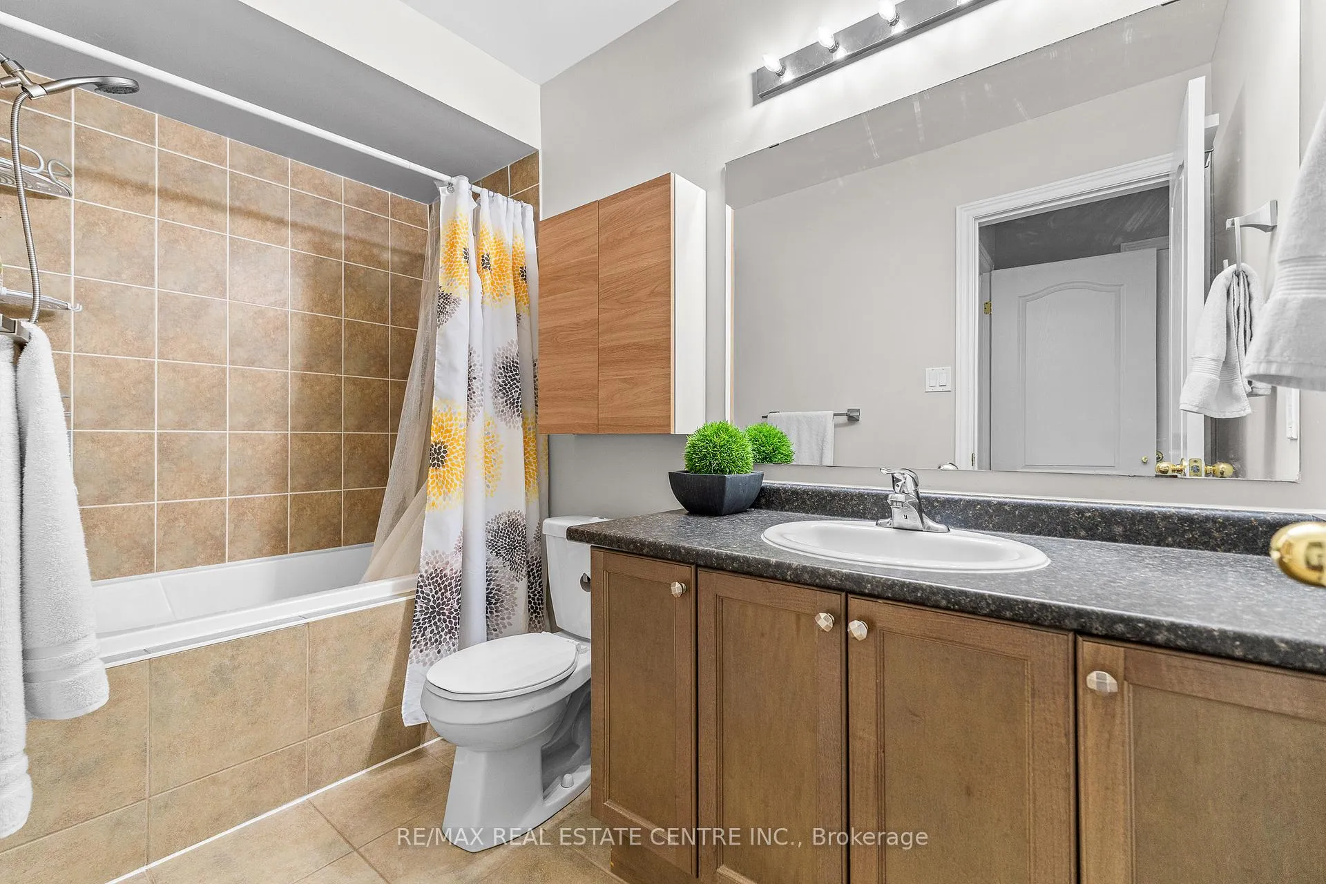 Photo 29 of 10 Shiraz Drive, Brampton, Sandringham-Wellington — HOMEH
