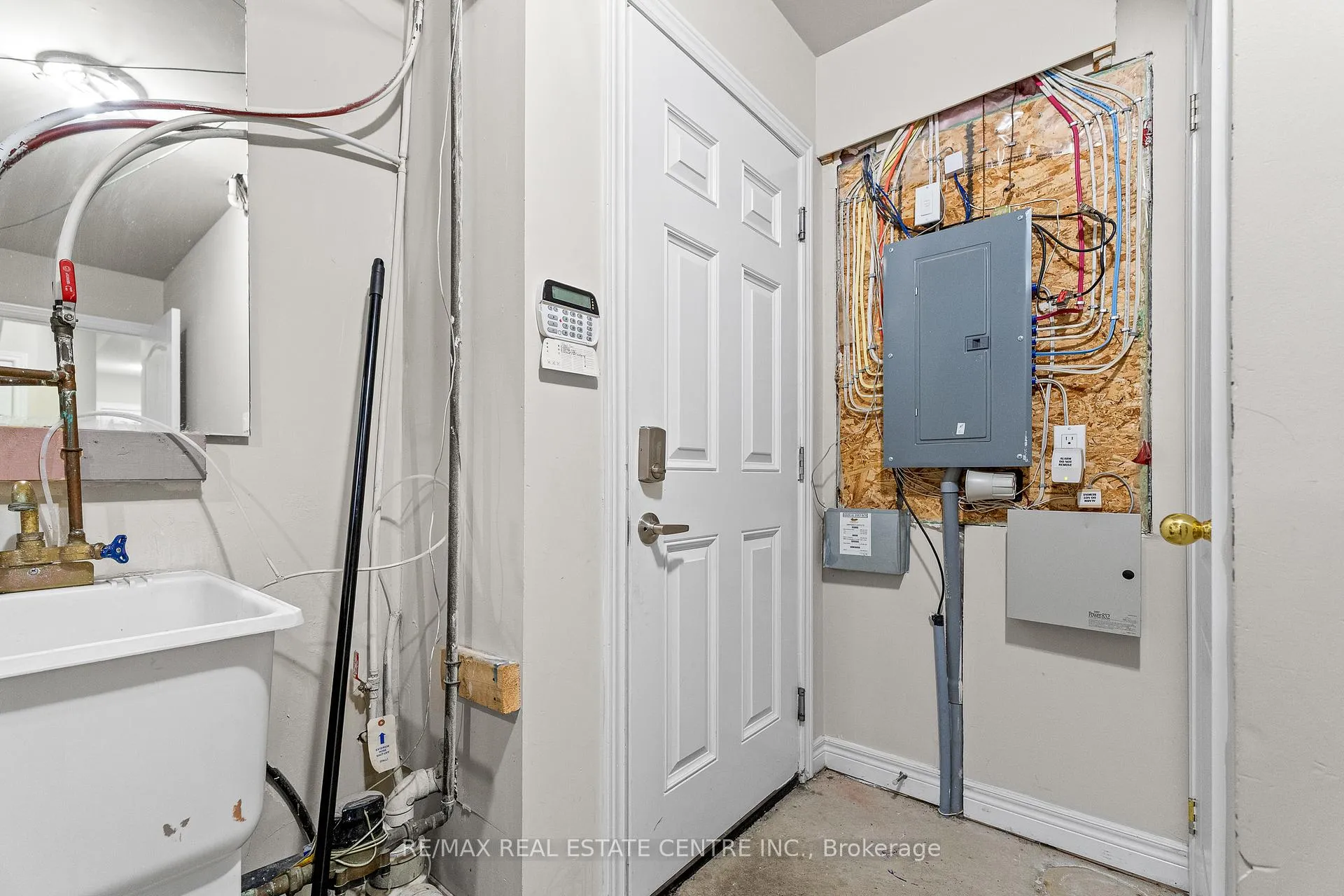 Photo 36 of 10 Shiraz Drive, Brampton, Sandringham-Wellington — HOMEH