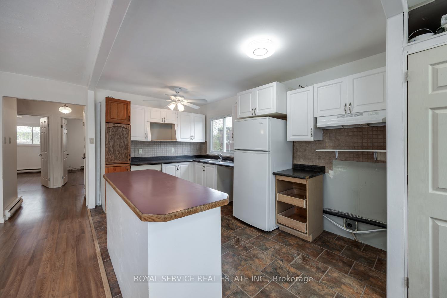 Photo 5 of 42 Alexander Avenue, Peterborough, Monaghan Ward 2 — HOMEH