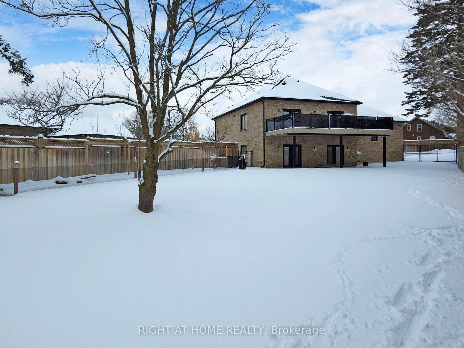 Photo 4 of 351 Bond Street E, Oshawa, O'Neill — HOMEH