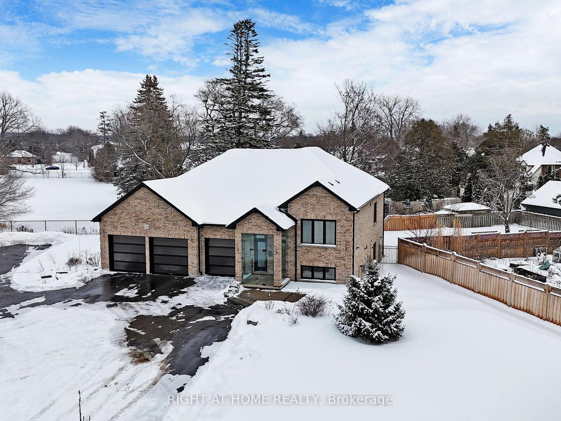 Photo 32 of 351 Bond Street E, Oshawa, O'Neill — HOMEH