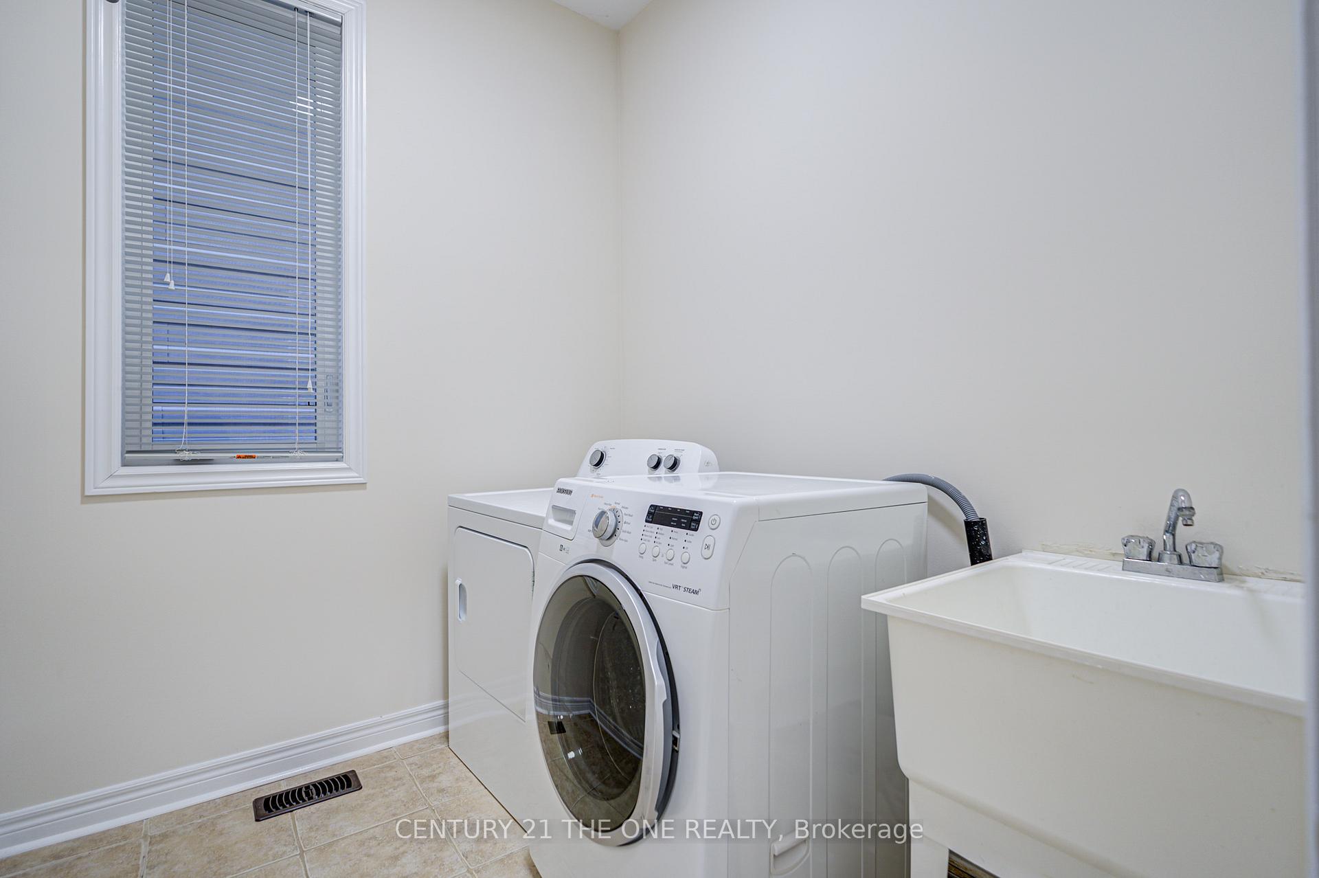 Photo 4 of 69 James Govan Drive, Whitby, Port Whitby — HOMEH