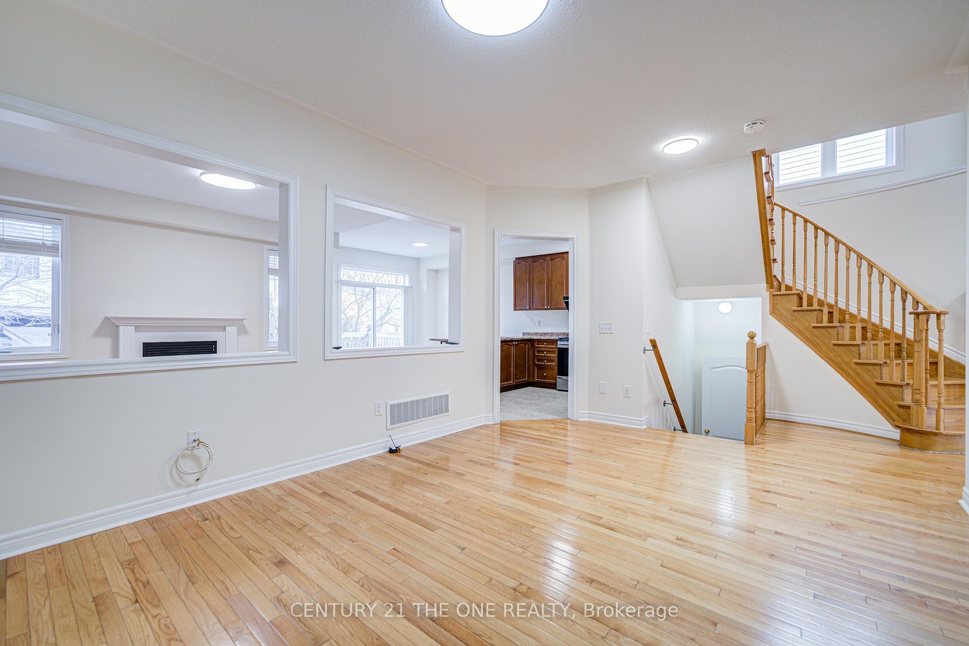 Photo 8 of 69 James Govan Drive, Whitby, Port Whitby — HOMEH