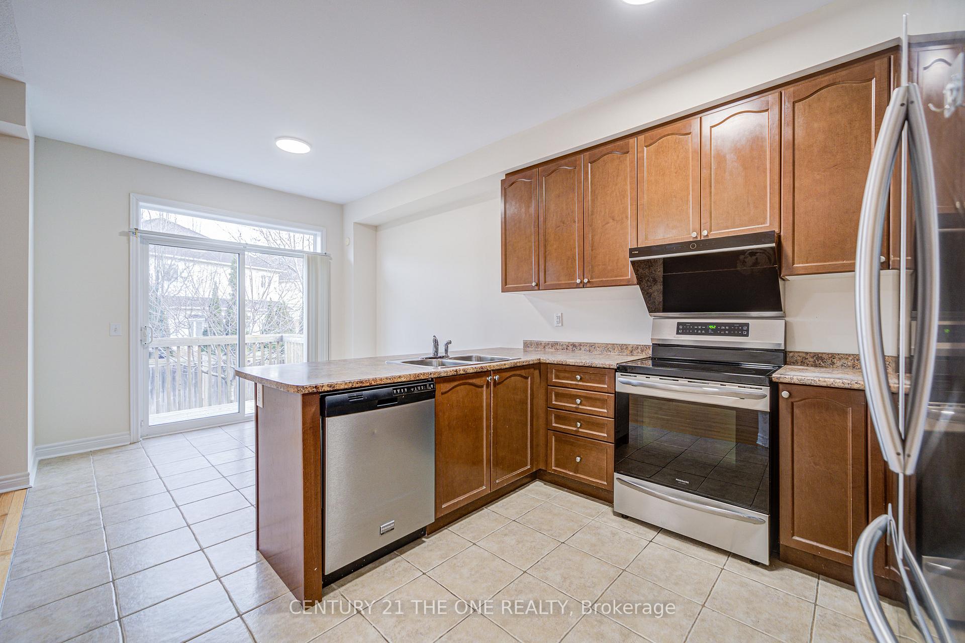 Photo 9 of 69 James Govan Drive, Whitby, Port Whitby — HOMEH