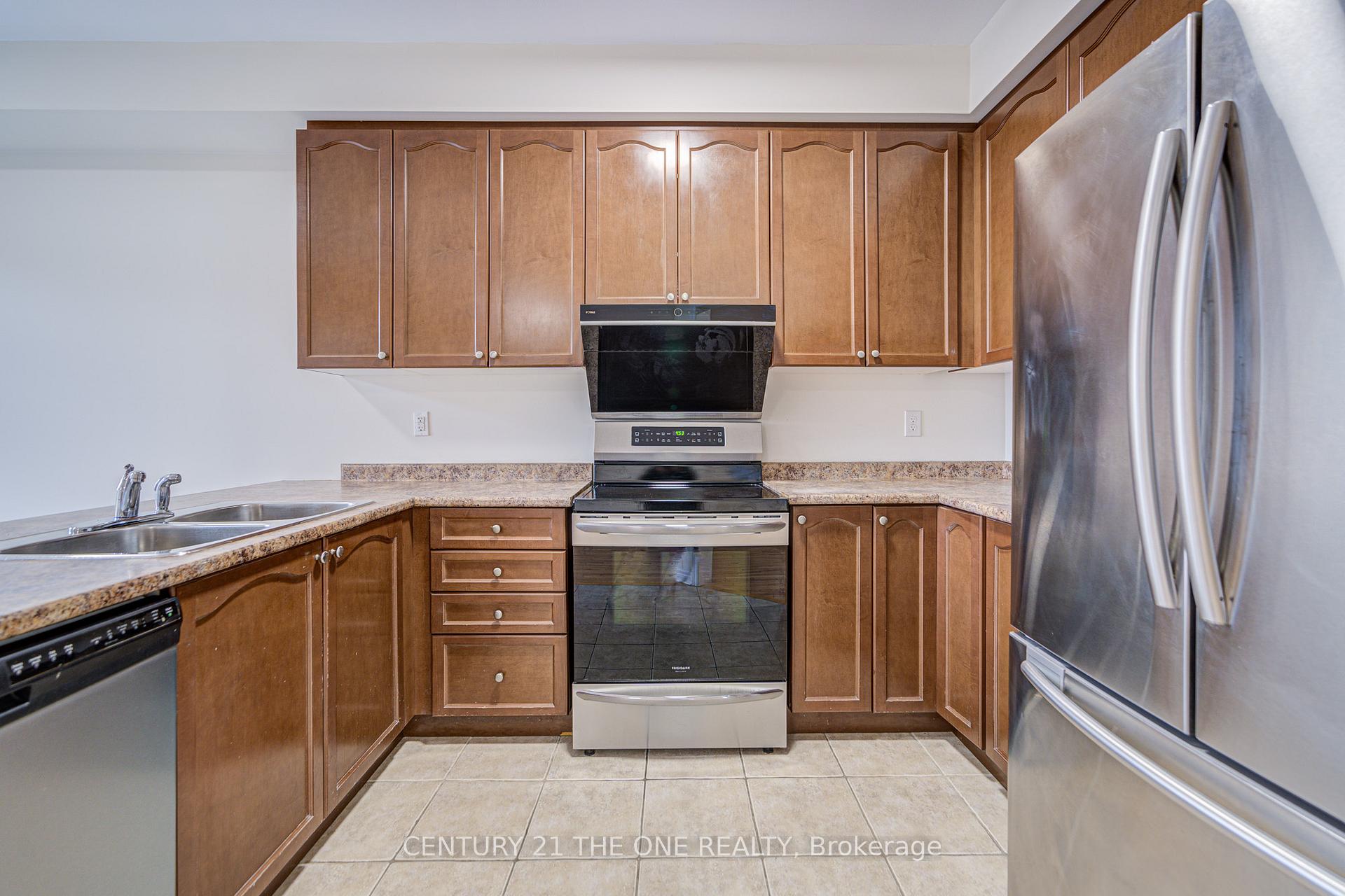 Photo 10 of 69 James Govan Drive, Whitby, Port Whitby — HOMEH