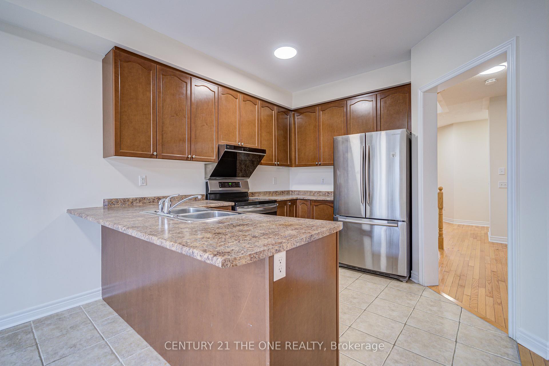 Photo 11 of 69 James Govan Drive, Whitby, Port Whitby — HOMEH