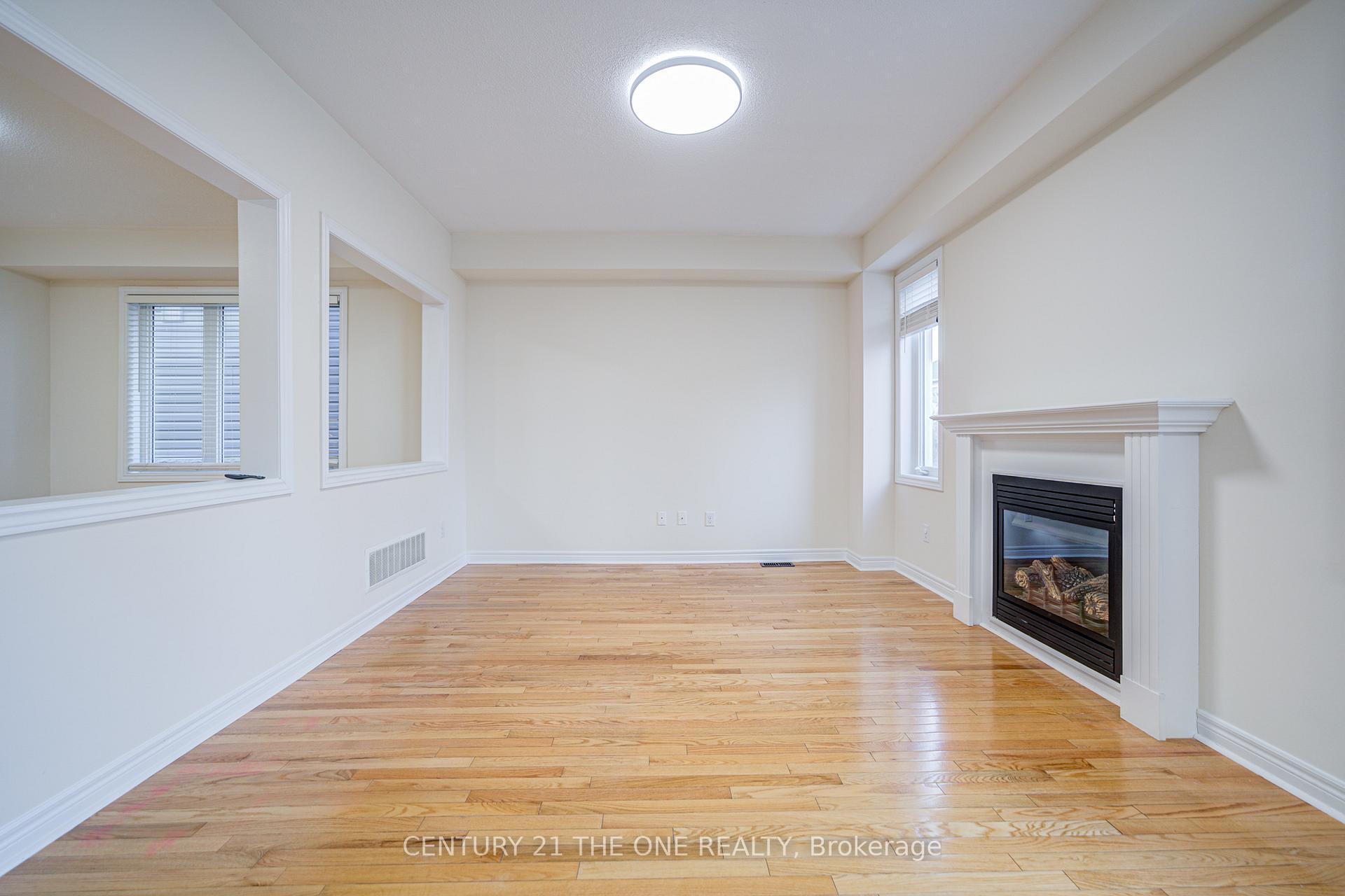 Photo 13 of 69 James Govan Drive, Whitby, Port Whitby — HOMEH