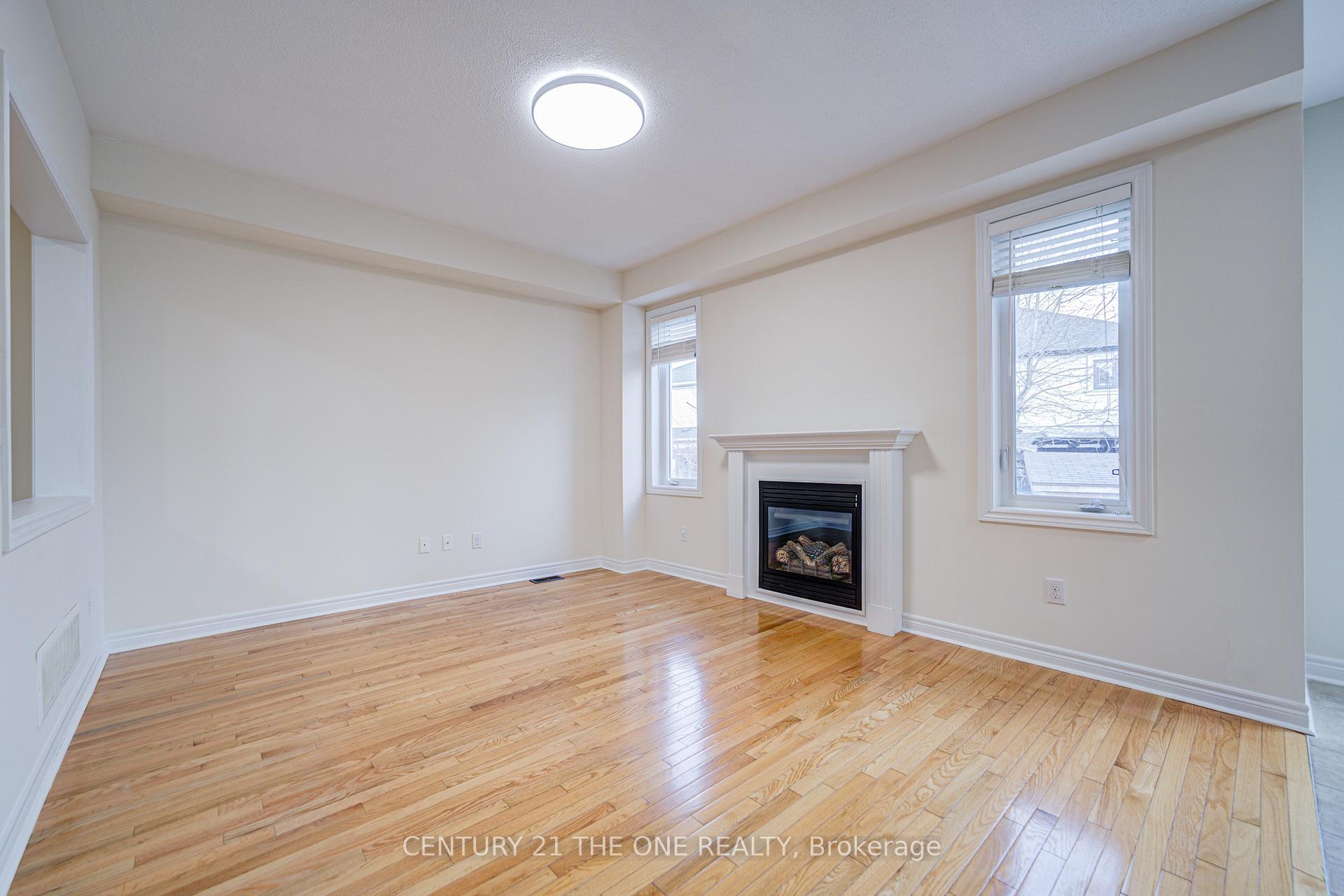 Photo 14 of 69 James Govan Drive, Whitby, Port Whitby — HOMEH
