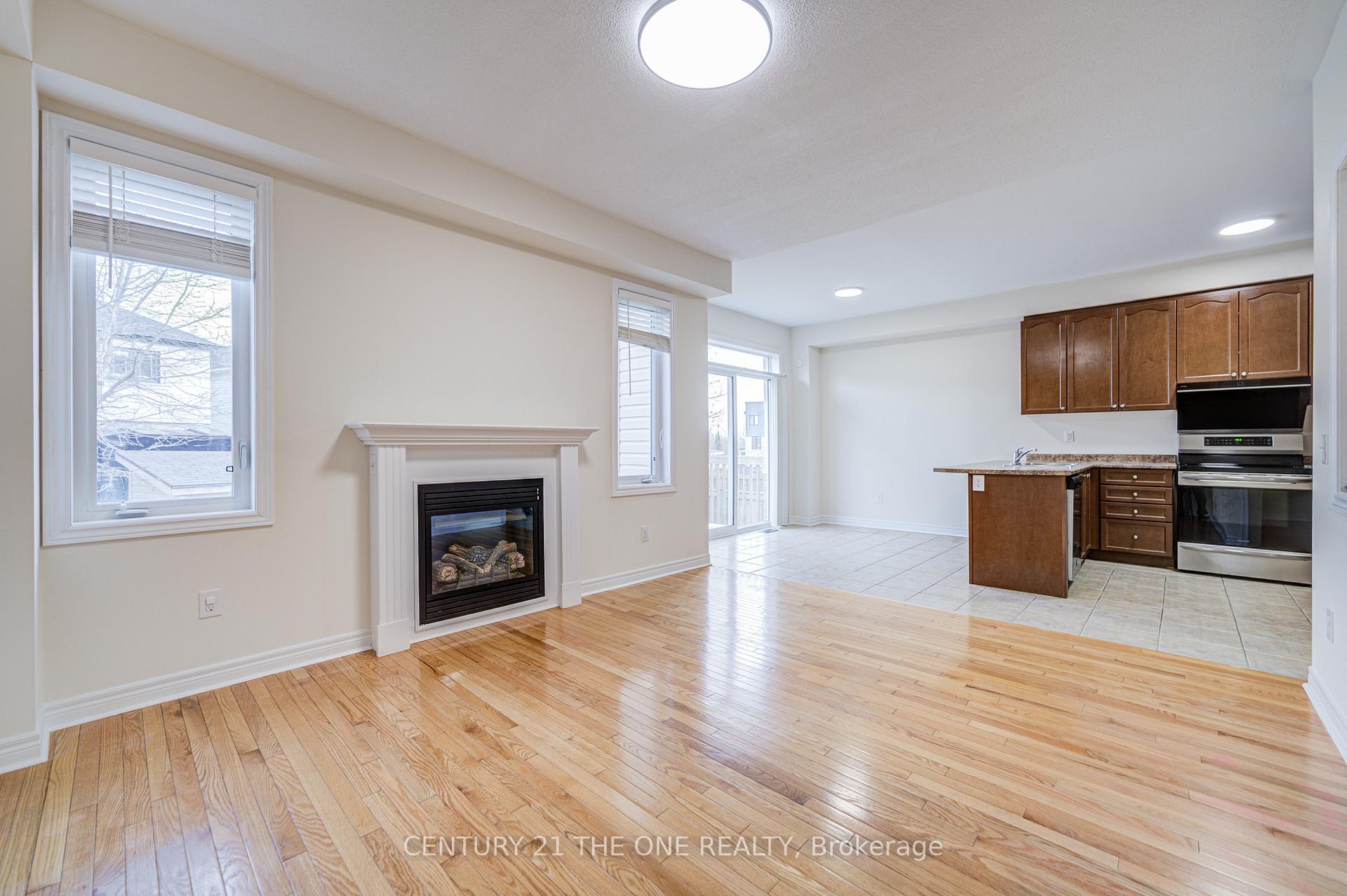 Photo 15 of 69 James Govan Drive, Whitby, Port Whitby — HOMEH