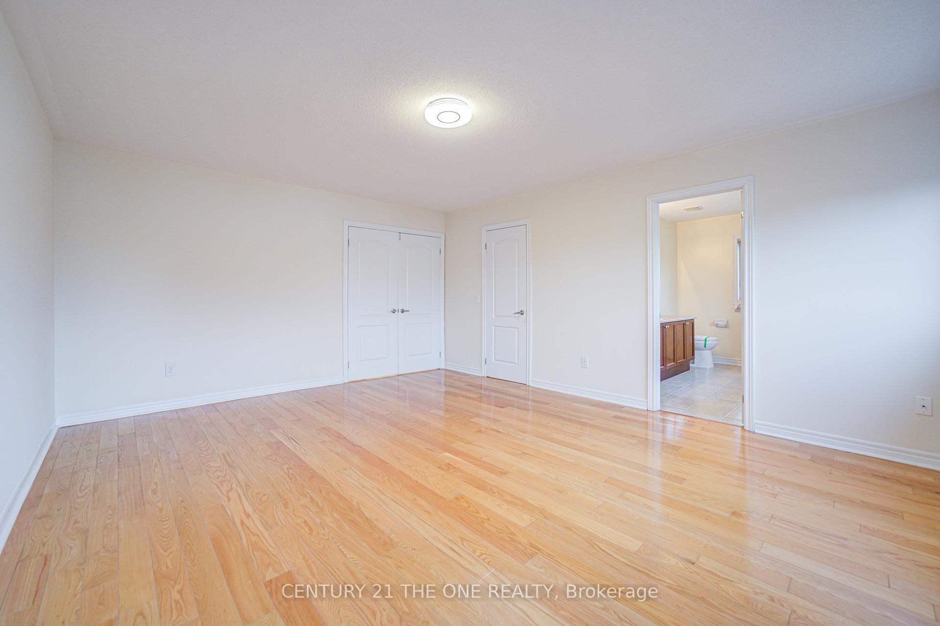 Photo 19 of 69 James Govan Drive, Whitby, Port Whitby — HOMEH
