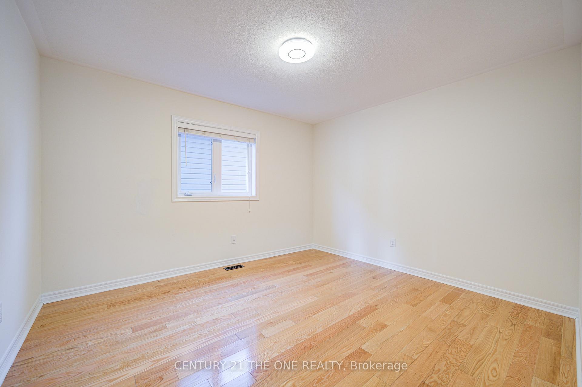 Photo 22 of 69 James Govan Drive, Whitby, Port Whitby — HOMEH