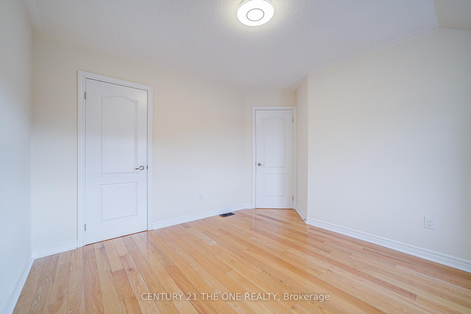 Photo 26 of 69 James Govan Drive, Whitby, Port Whitby — HOMEH