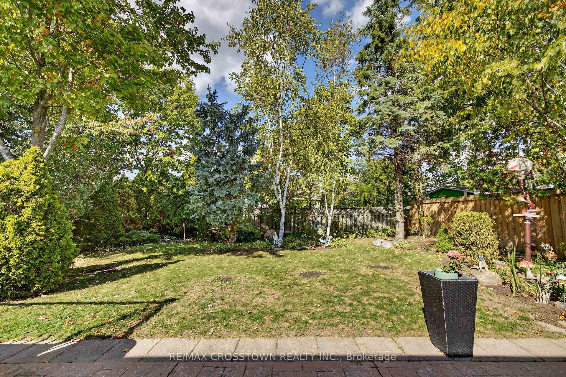 Photo 7 of 330 Harvie Road, Barrie, Holly — HOMEH