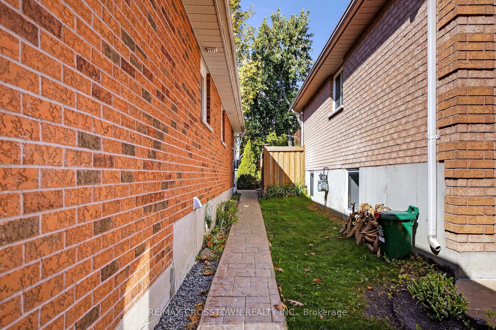 Photo 16 of 330 Harvie Road, Barrie, Holly — HOMEH