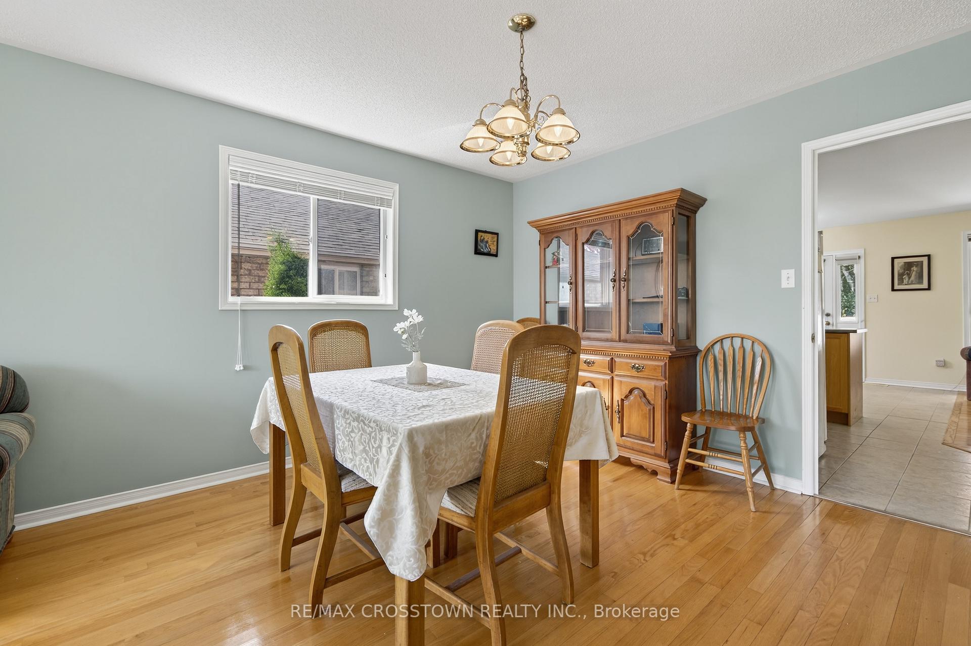 Photo 11 of 330 Harvie Road, Barrie, Holly — HOMEH