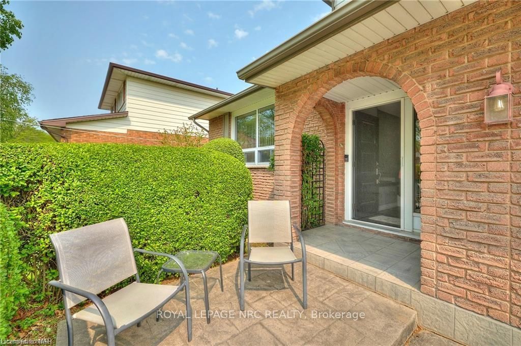 Front of 6968 Brian Crescent