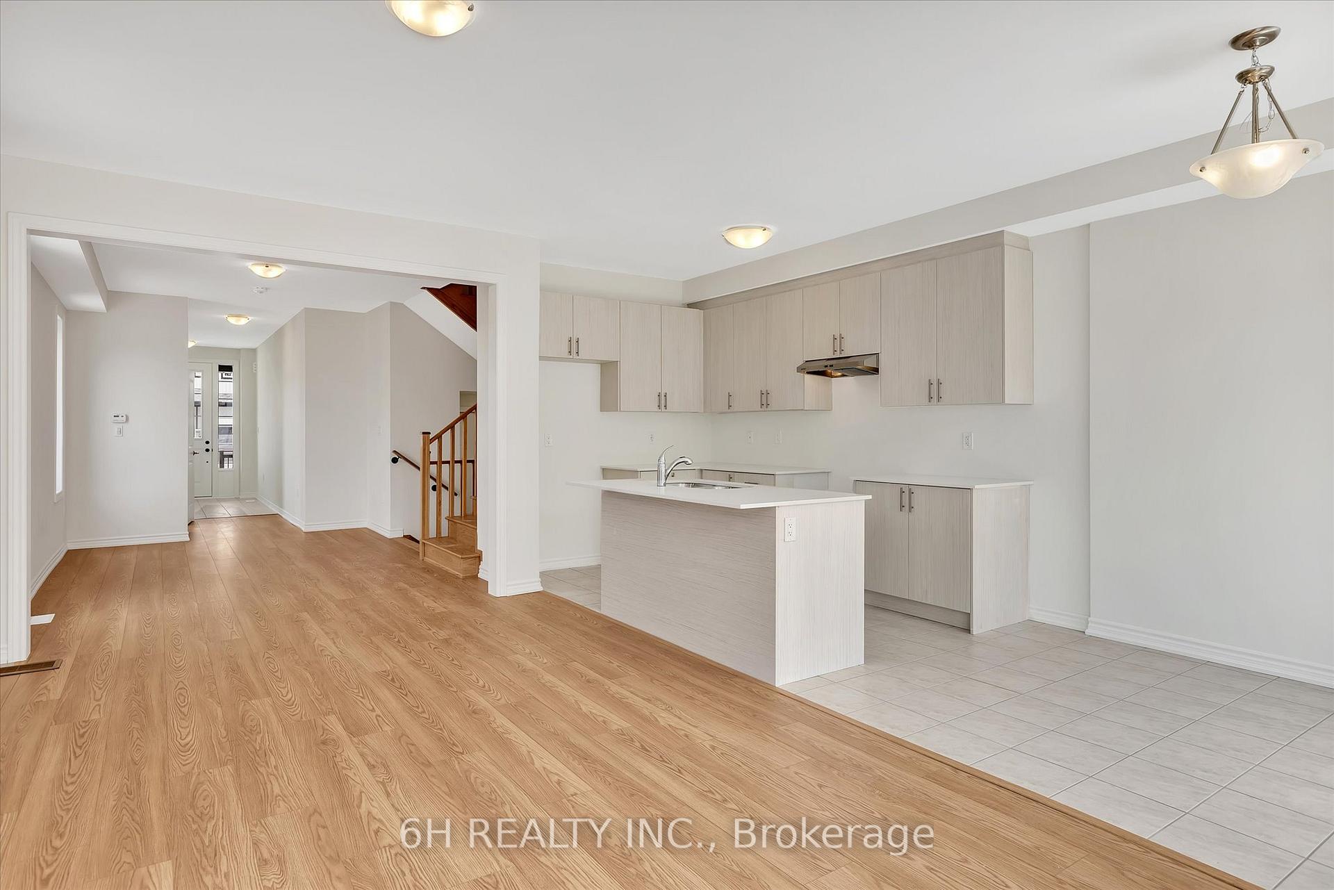 Photo 10 of 732 Carpenter Trail, Peterborough, Monaghan Ward 2 — HOMEH