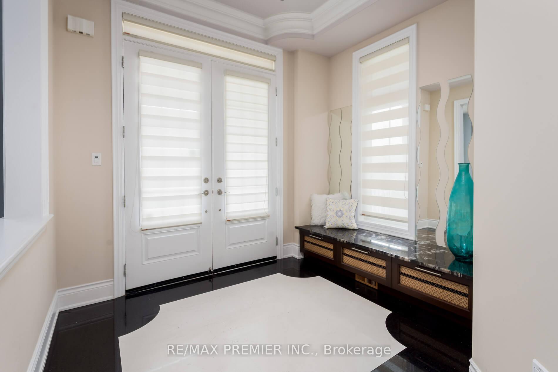 Photo 2 of 1 Virtue Crescent, Vaughan, Vellore Village — HOMEH