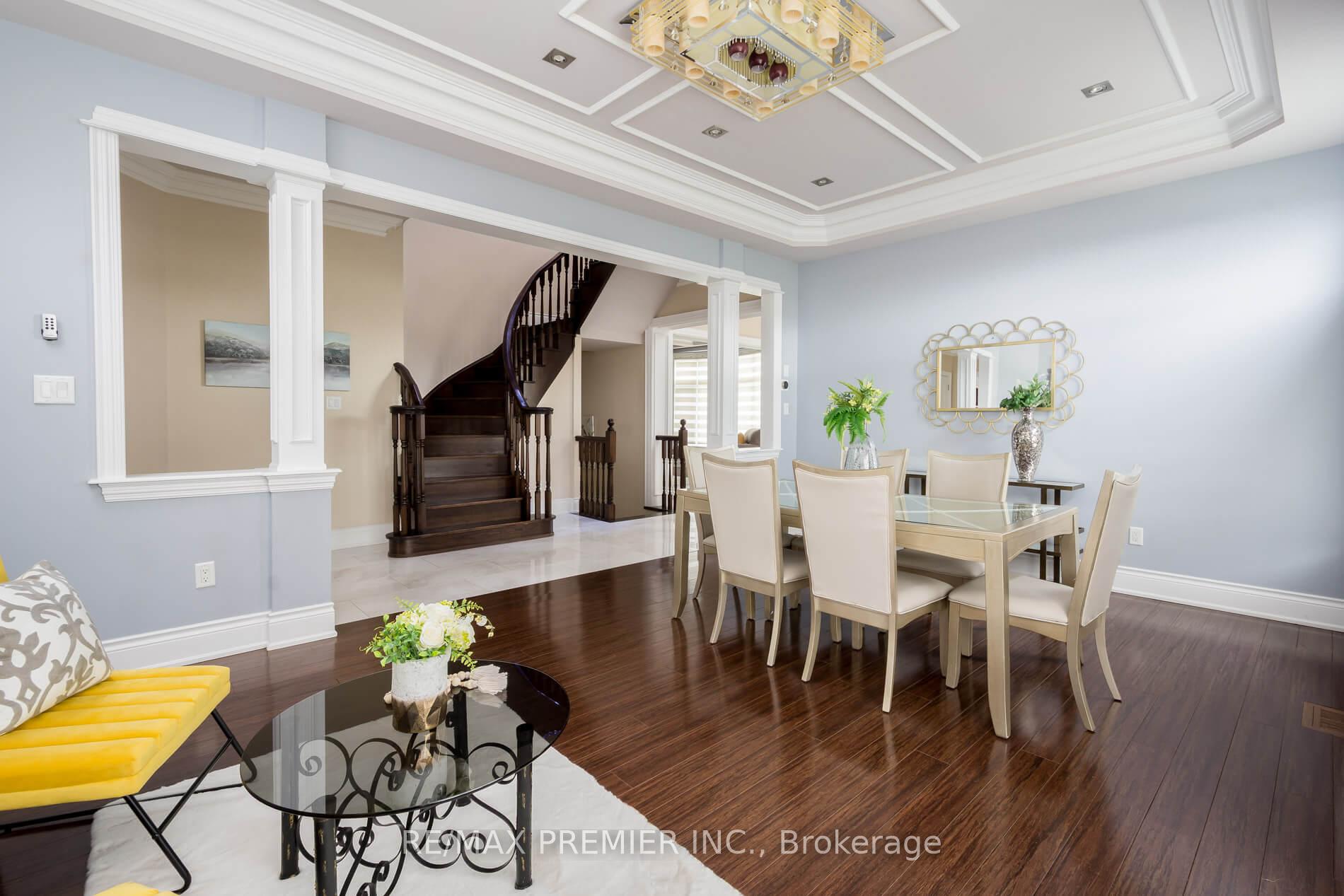 Photo 3 of 1 Virtue Crescent, Vaughan, Vellore Village — HOMEH
