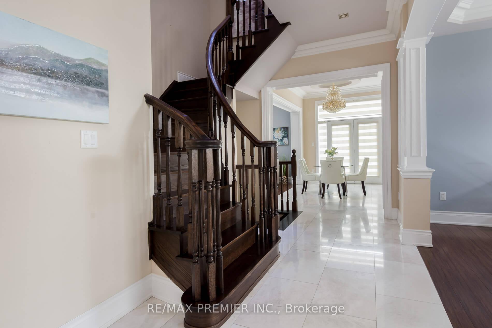 Photo 6 of 1 Virtue Crescent, Vaughan, Vellore Village — HOMEH