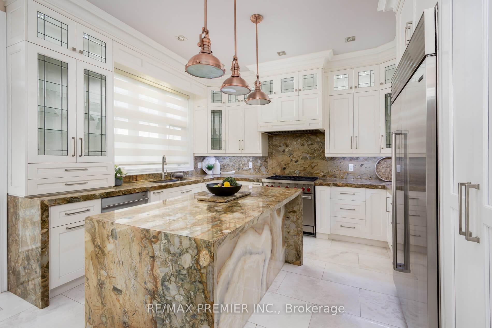 Photo 11 of 1 Virtue Crescent, Vaughan, Vellore Village — HOMEH