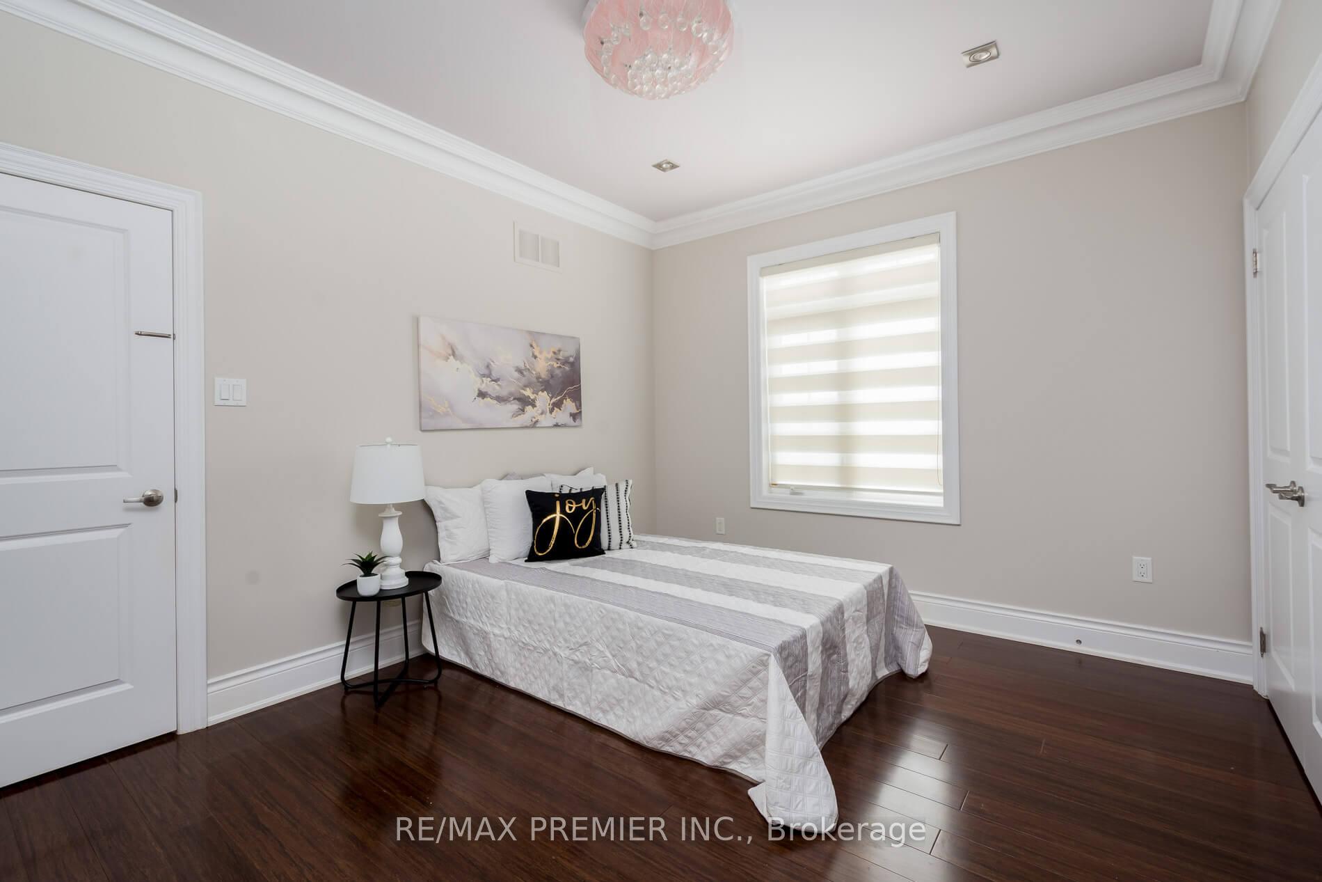 Photo 21 of 1 Virtue Crescent, Vaughan, Vellore Village — HOMEH