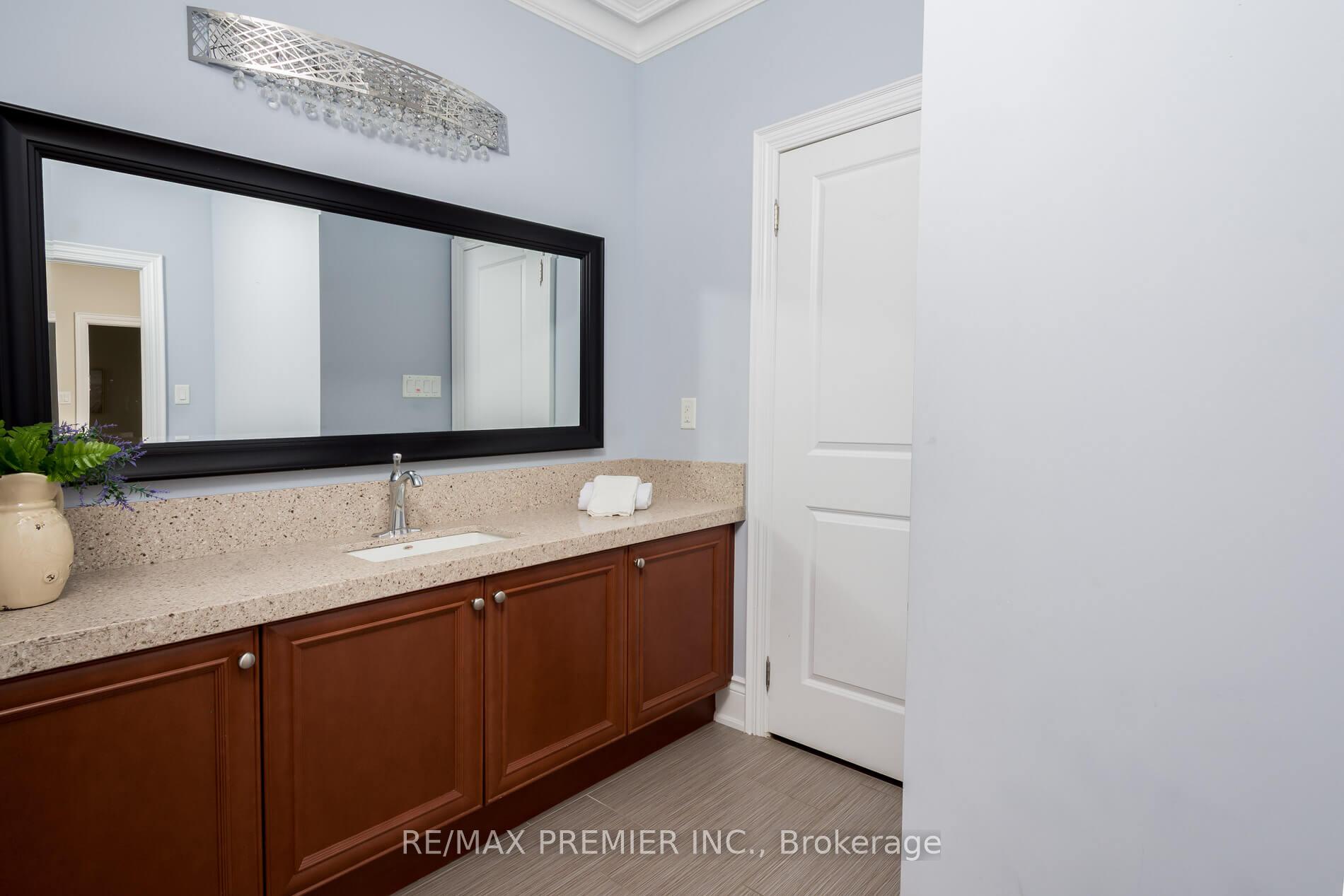 Photo 22 of 1 Virtue Crescent, Vaughan, Vellore Village — HOMEH