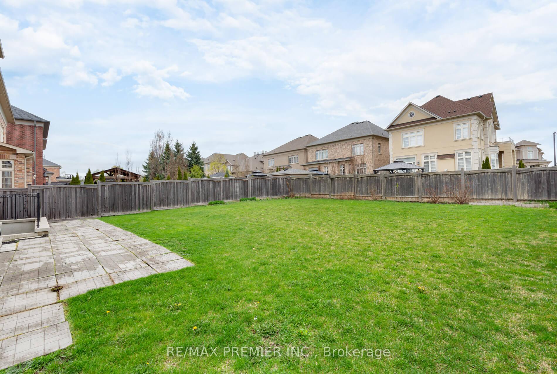 Photo 32 of 1 Virtue Crescent, Vaughan, Vellore Village — HOMEH