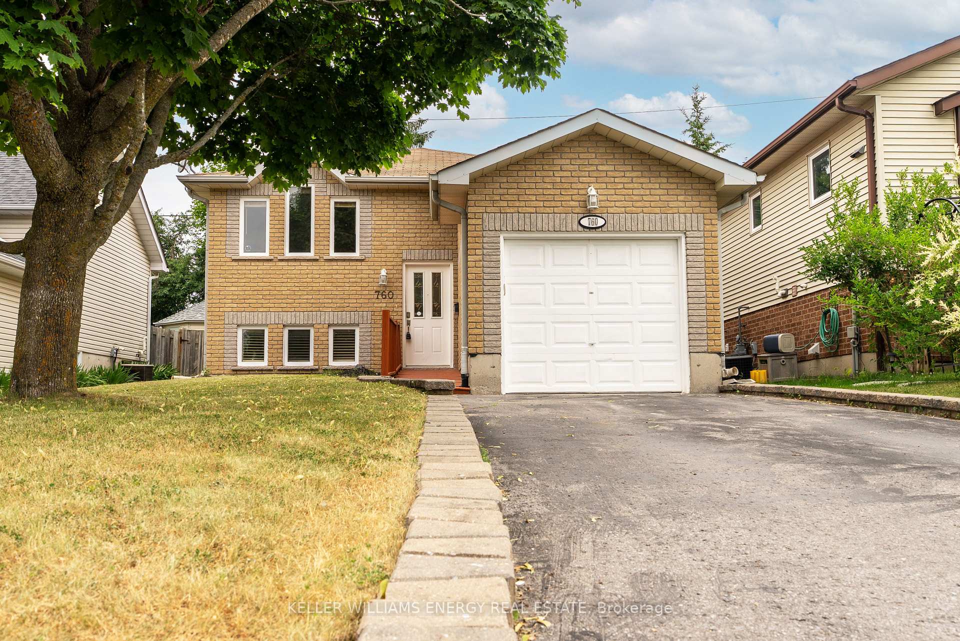 Photo 1 of 760 Hemlock Street, Peterborough, Northcrest Ward 5 — HOMEH