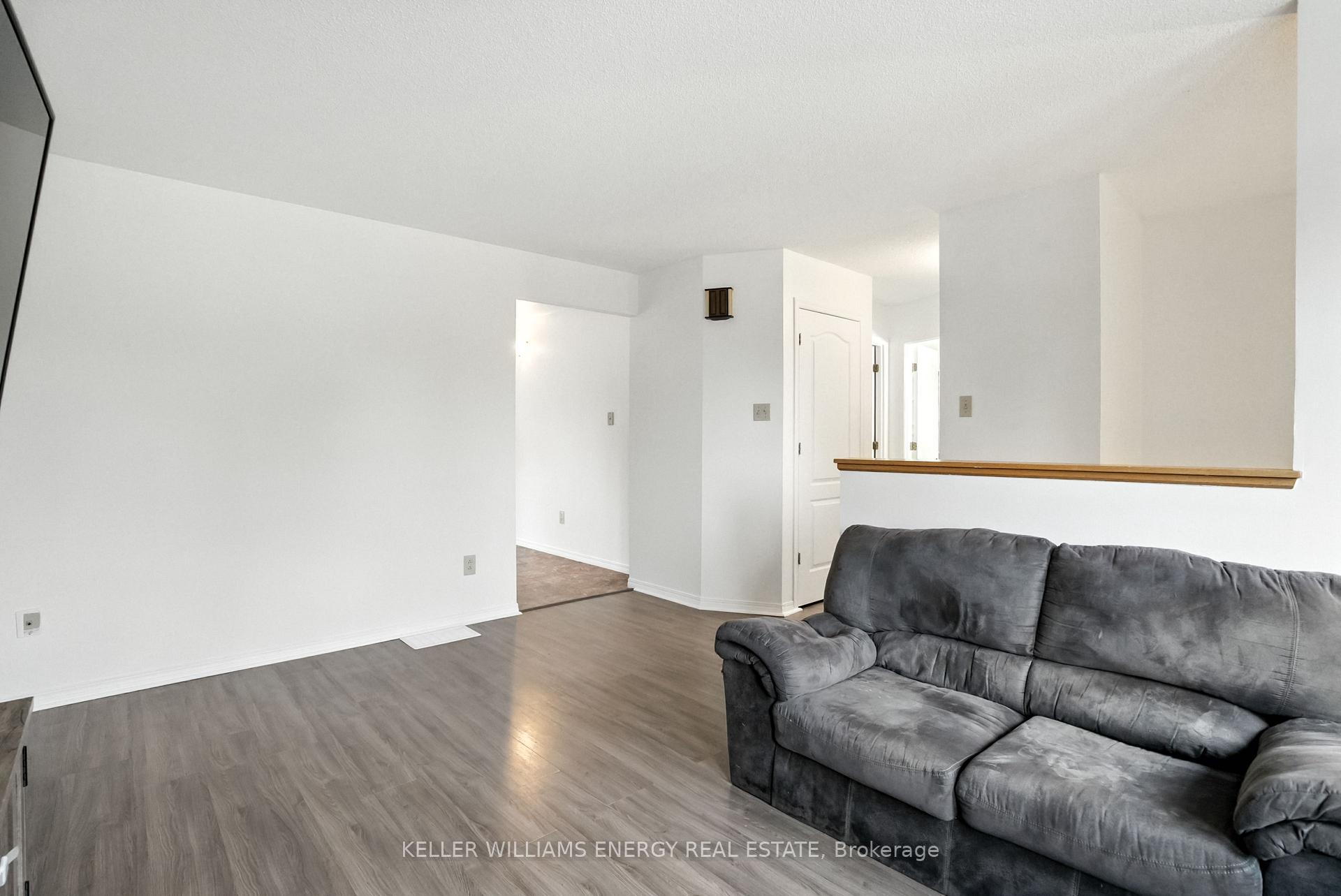 Photo 6 of 760 Hemlock Street, Peterborough, Northcrest Ward 5 — HOMEH