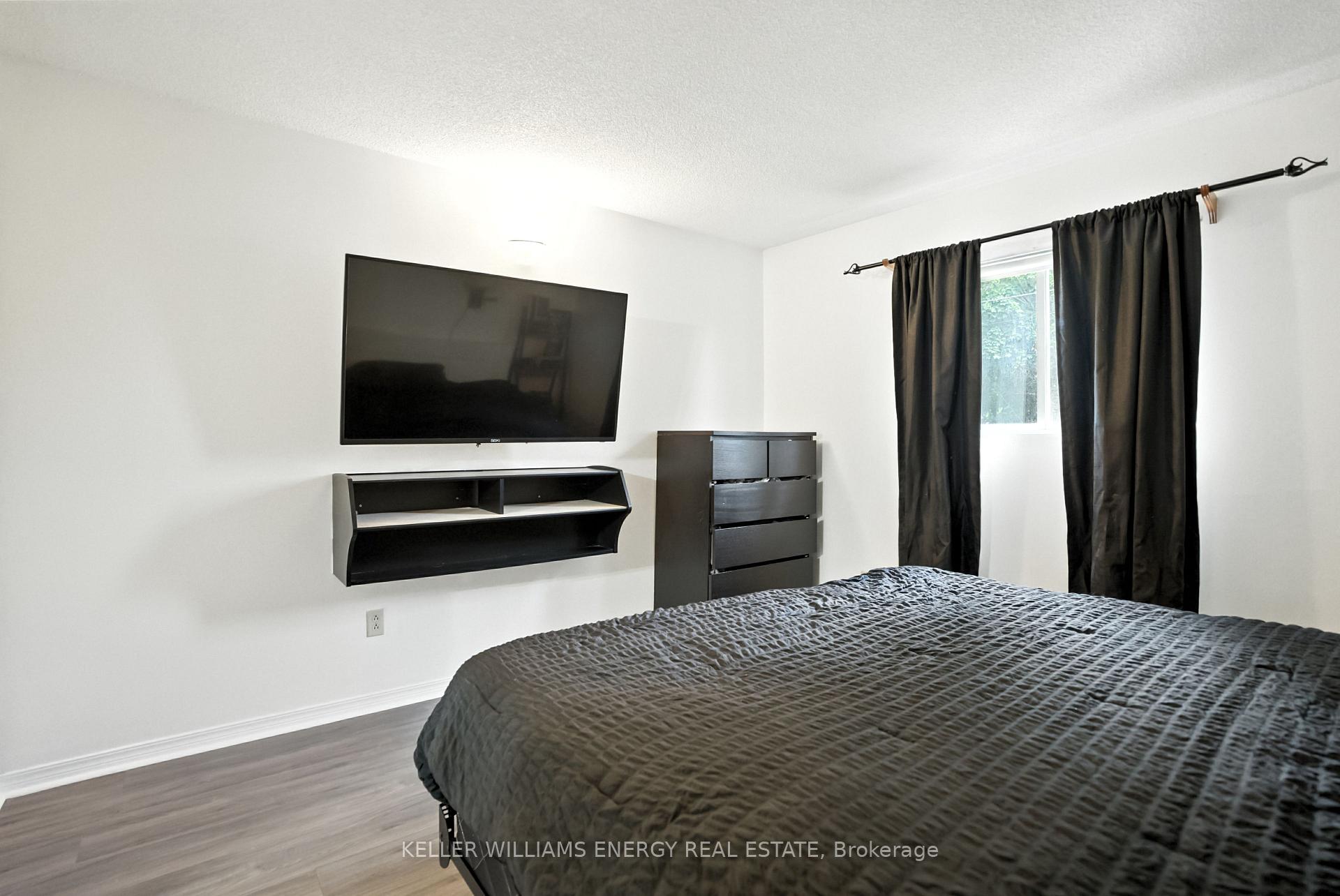 Photo 11 of 760 Hemlock Street, Peterborough, Northcrest Ward 5 — HOMEH
