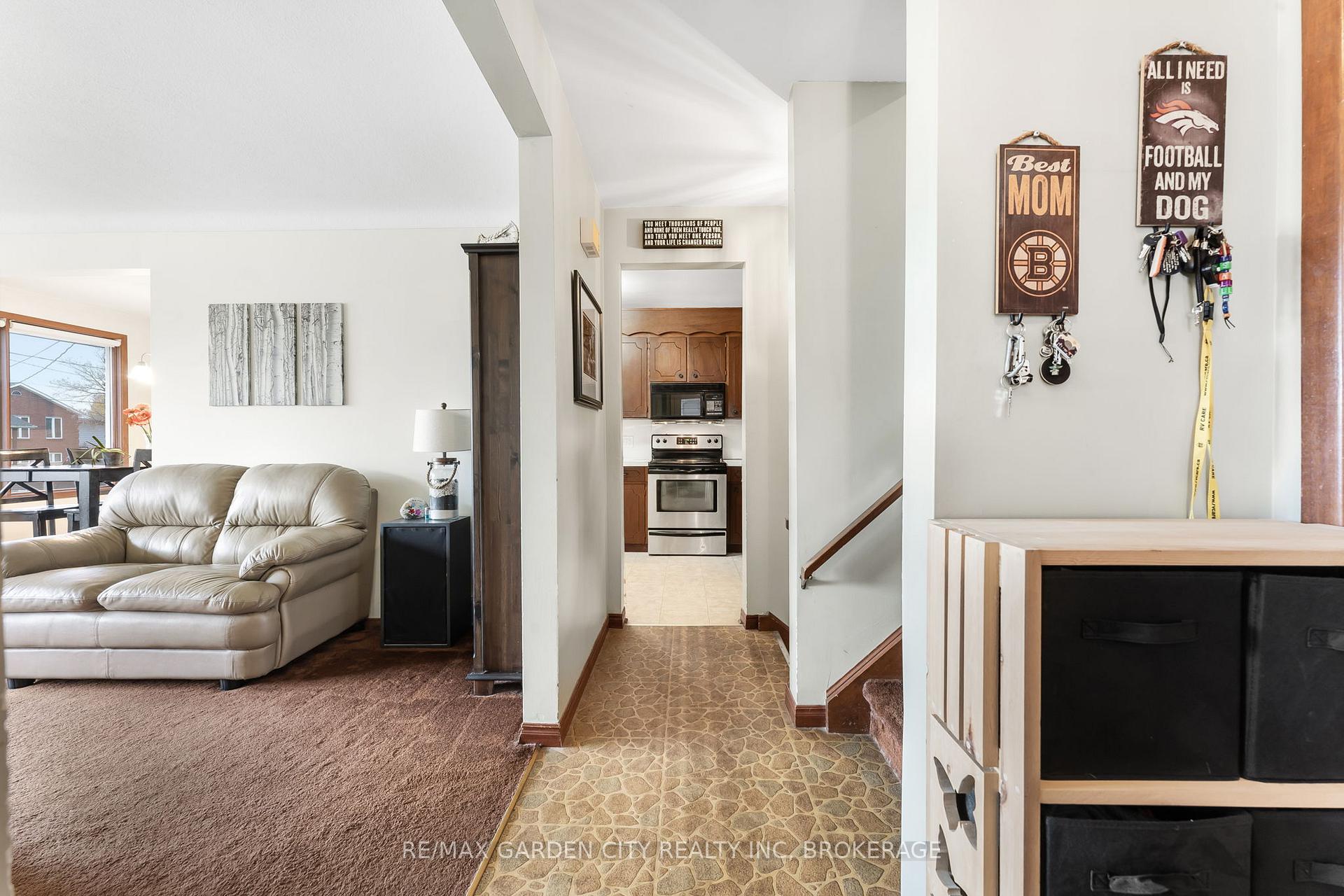 Photo 7 of 674 Clare Avenue, Welland, N. Welland — HOMEH