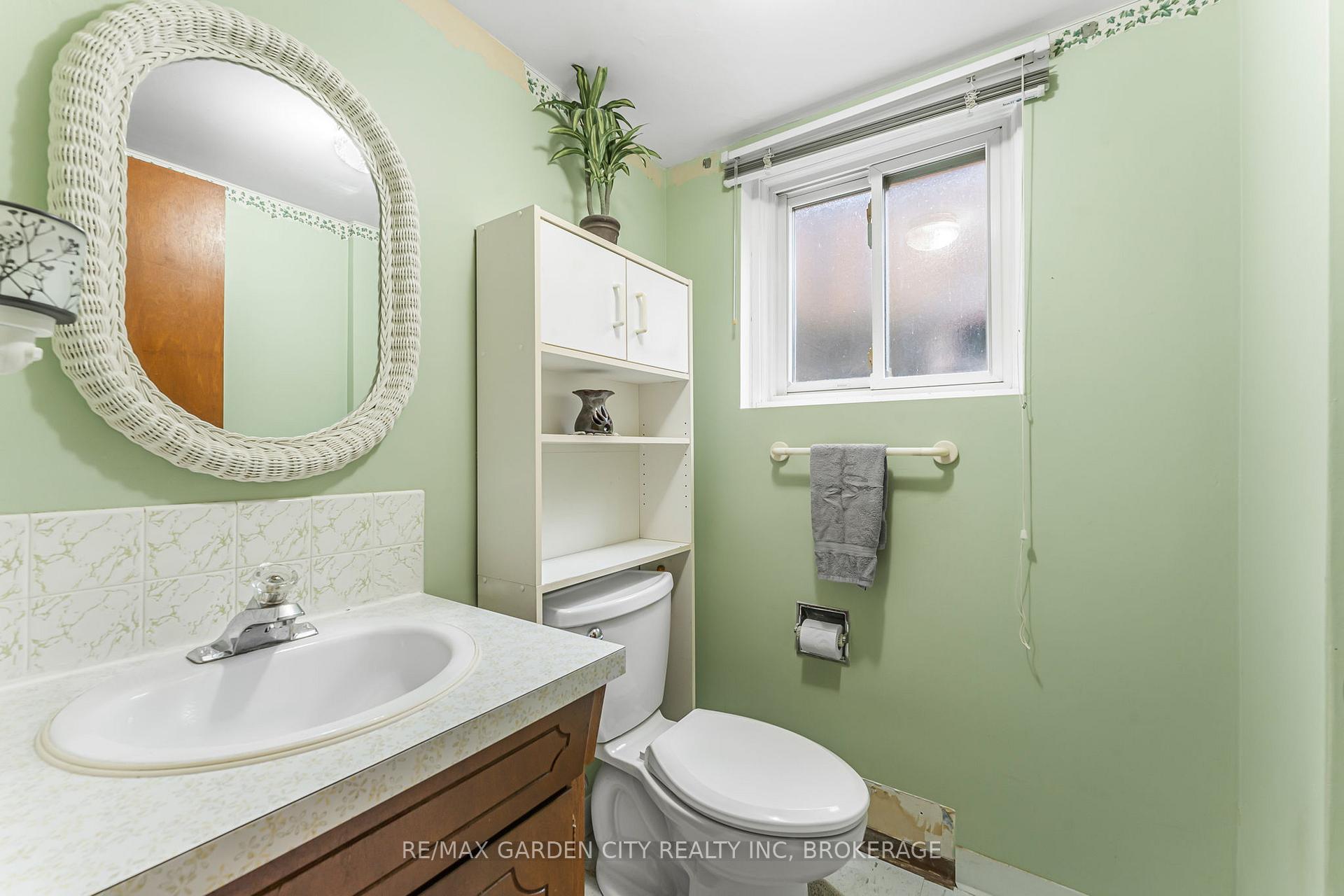 Photo 20 of 674 Clare Avenue, Welland, N. Welland — HOMEH