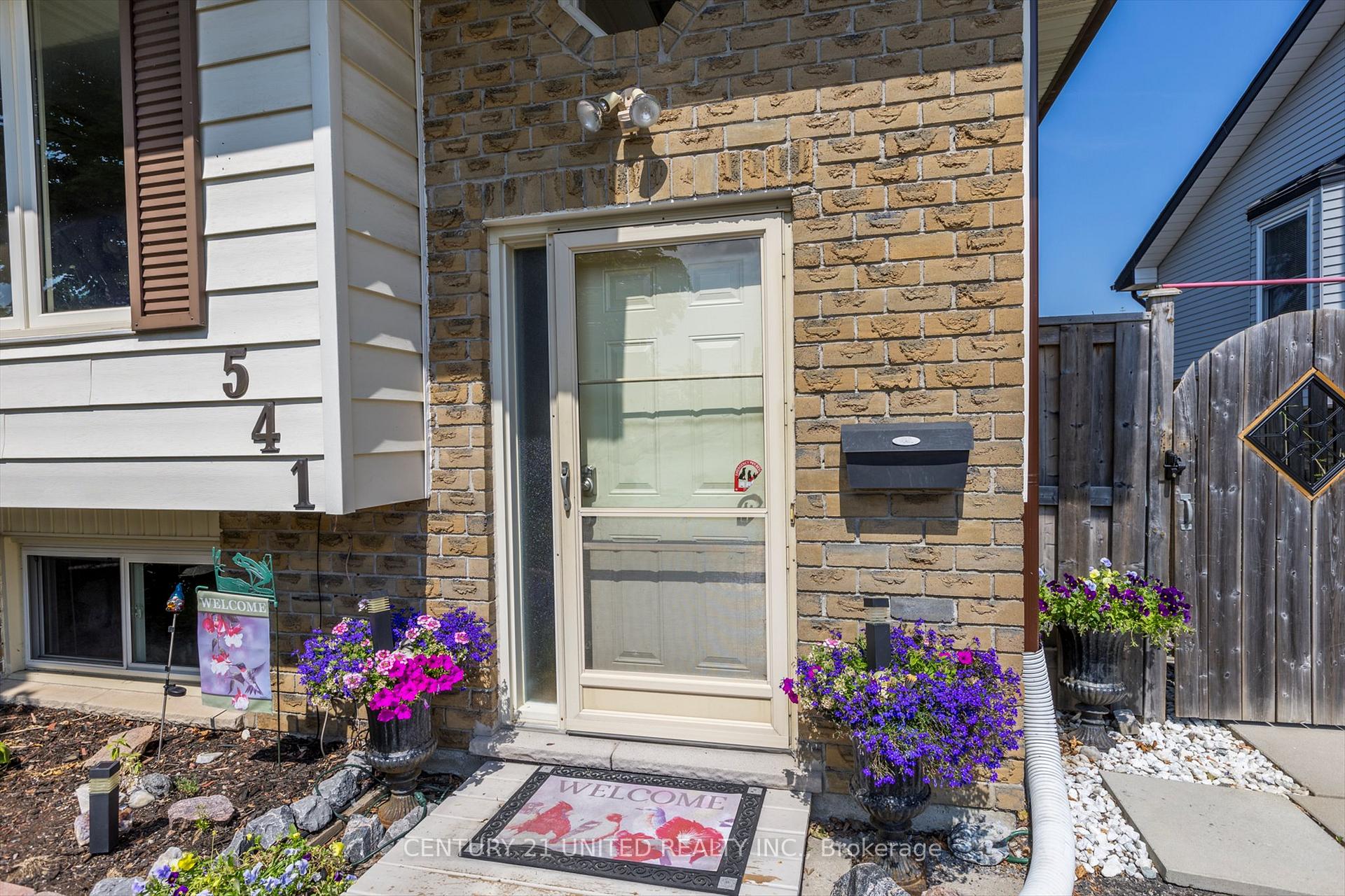 Photo 5 of 541 Crystal Drive, Peterborough, Ashburnham Ward 4 — HOMEH