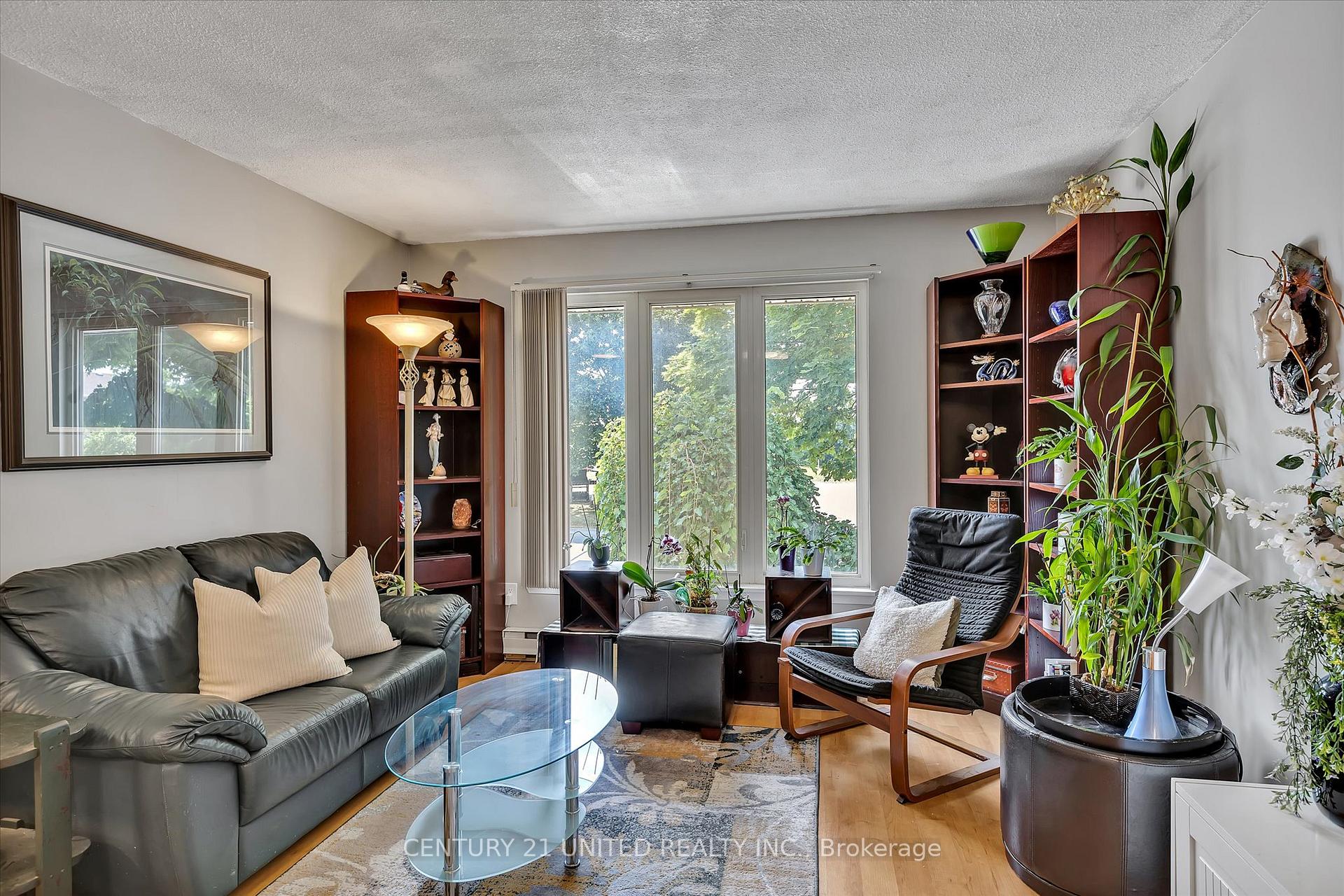 Photo 6 of 541 Crystal Drive, Peterborough, Ashburnham Ward 4 — HOMEH