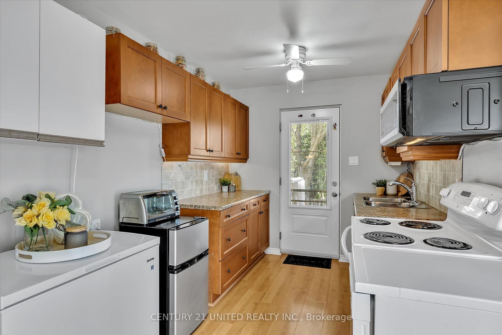 Photo 11 of 541 Crystal Drive, Peterborough, Ashburnham Ward 4 — HOMEH