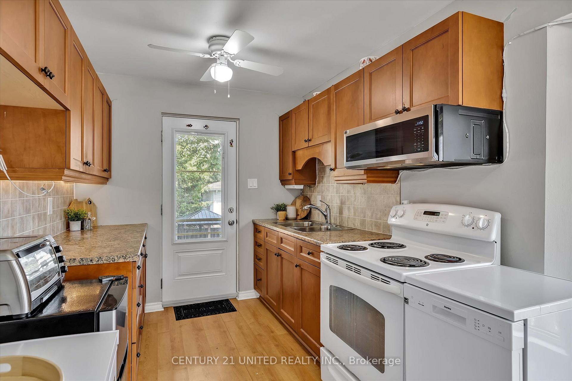 Photo 12 of 541 Crystal Drive, Peterborough, Ashburnham Ward 4 — HOMEH