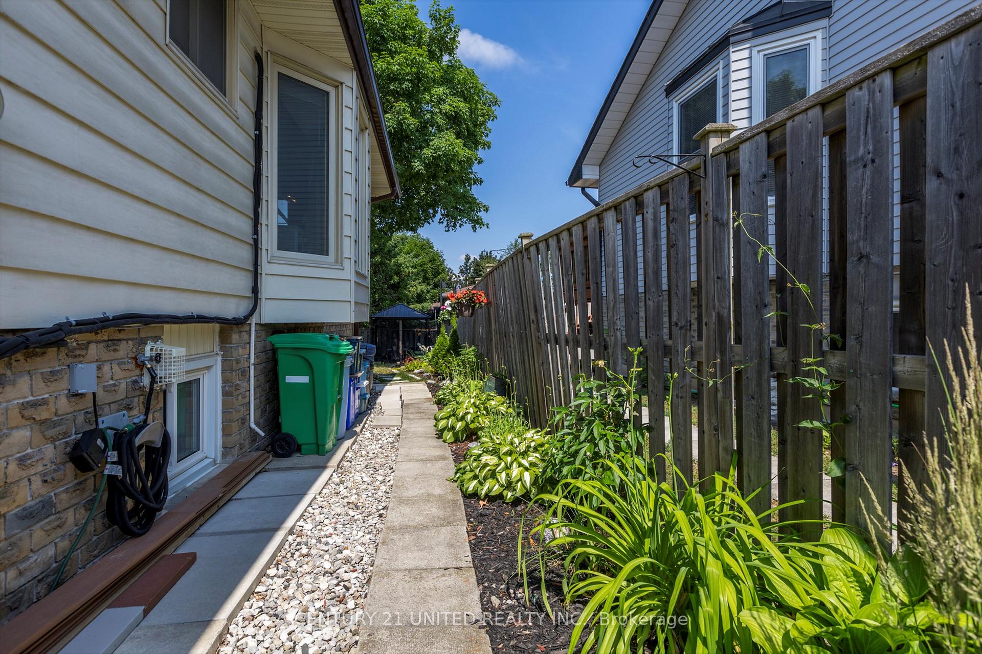 Photo 32 of 541 Crystal Drive, Peterborough, Ashburnham Ward 4 — HOMEH