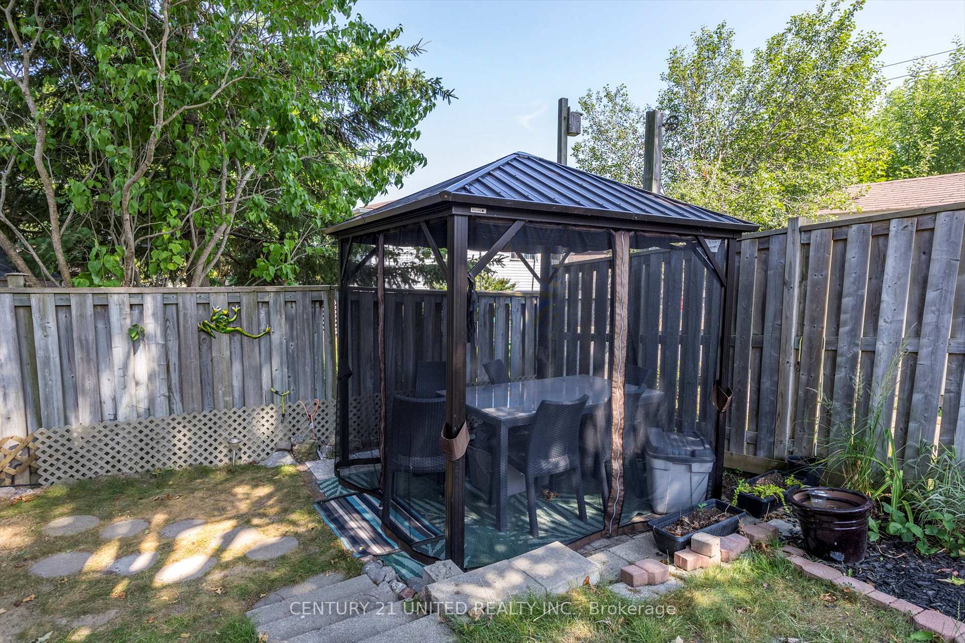 Photo 37 of 541 Crystal Drive, Peterborough, Ashburnham Ward 4 — HOMEH