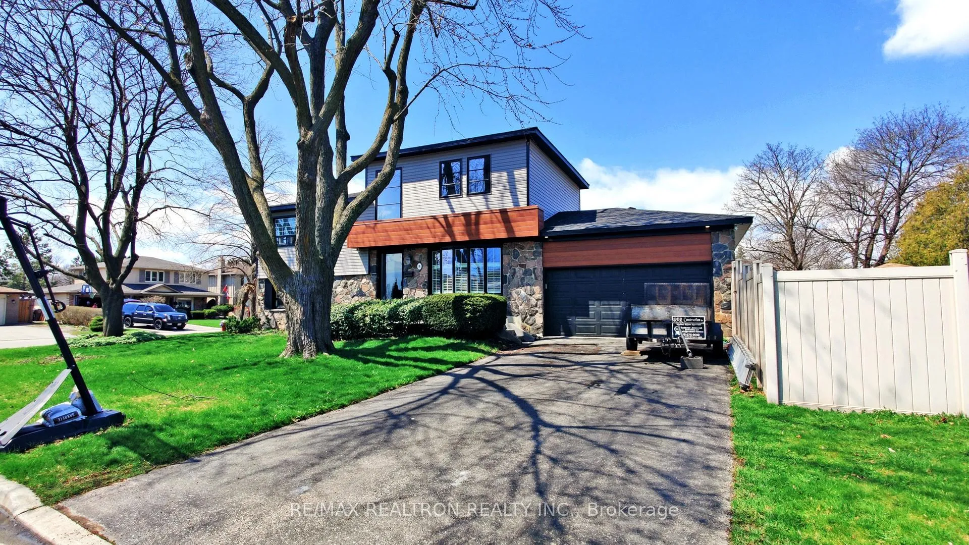 Photo 1 of 35 Palgrave Crescent N, Brampton, Brampton East — HOMEH