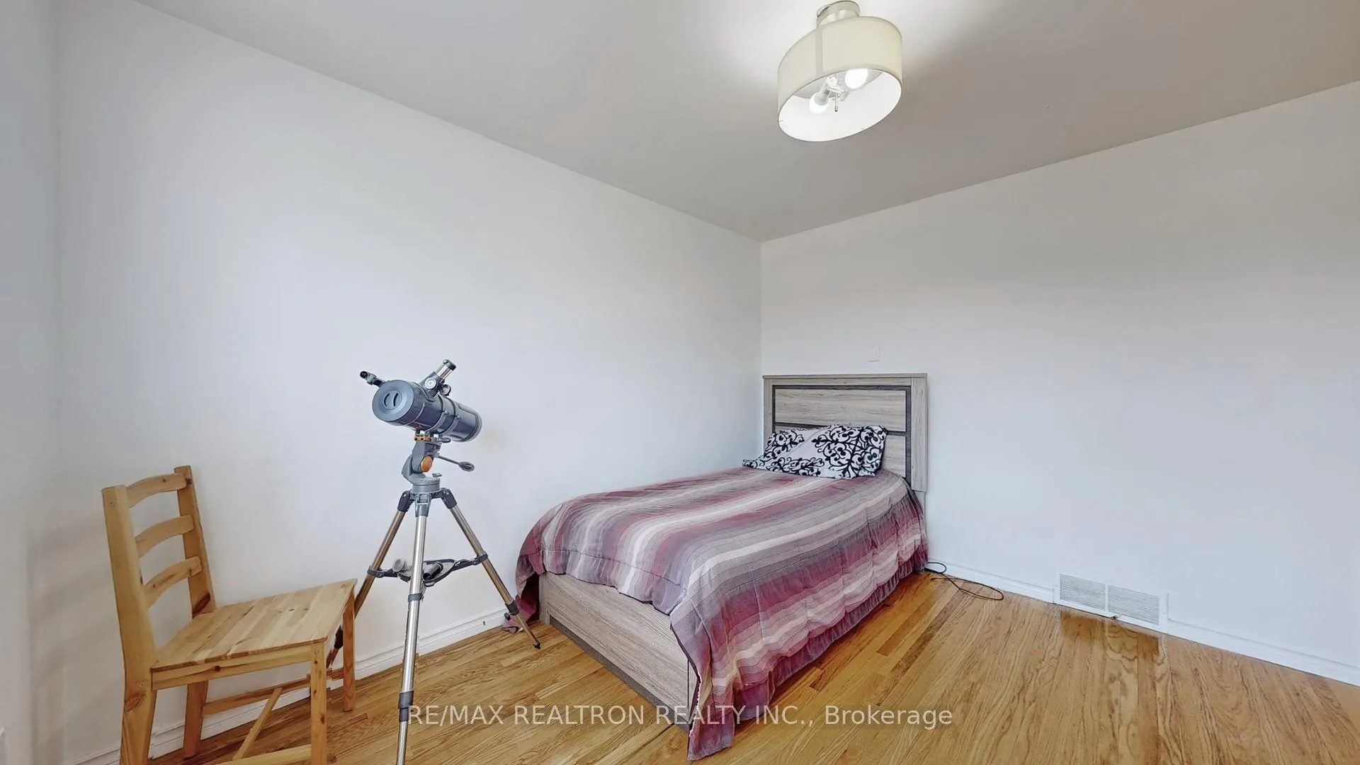 Photo 26 of 35 Palgrave Crescent N, Brampton, Brampton East — HOMEH