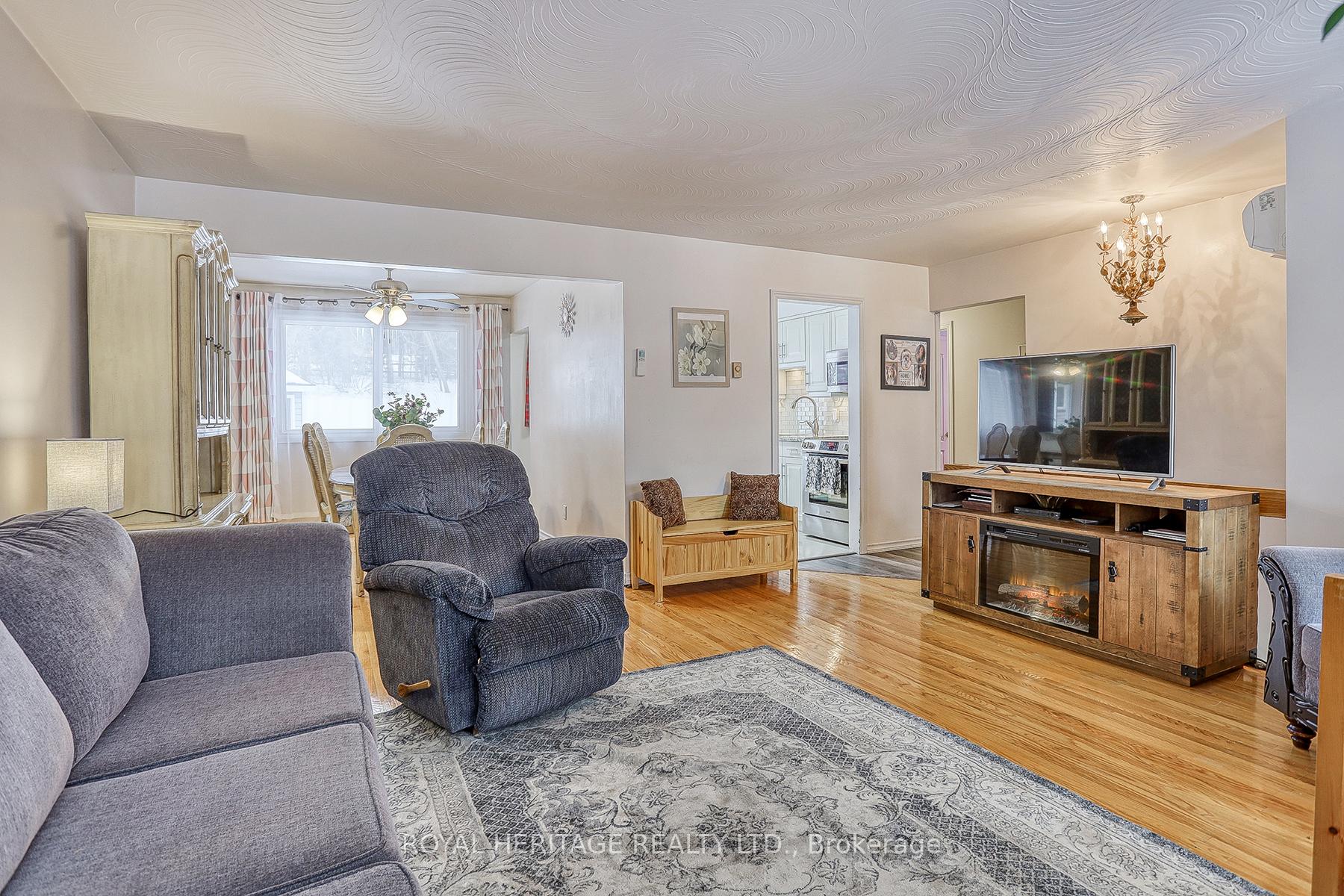 Photo 6 of 77 Springdale Crescent, Oshawa, Donevan — HOMEH