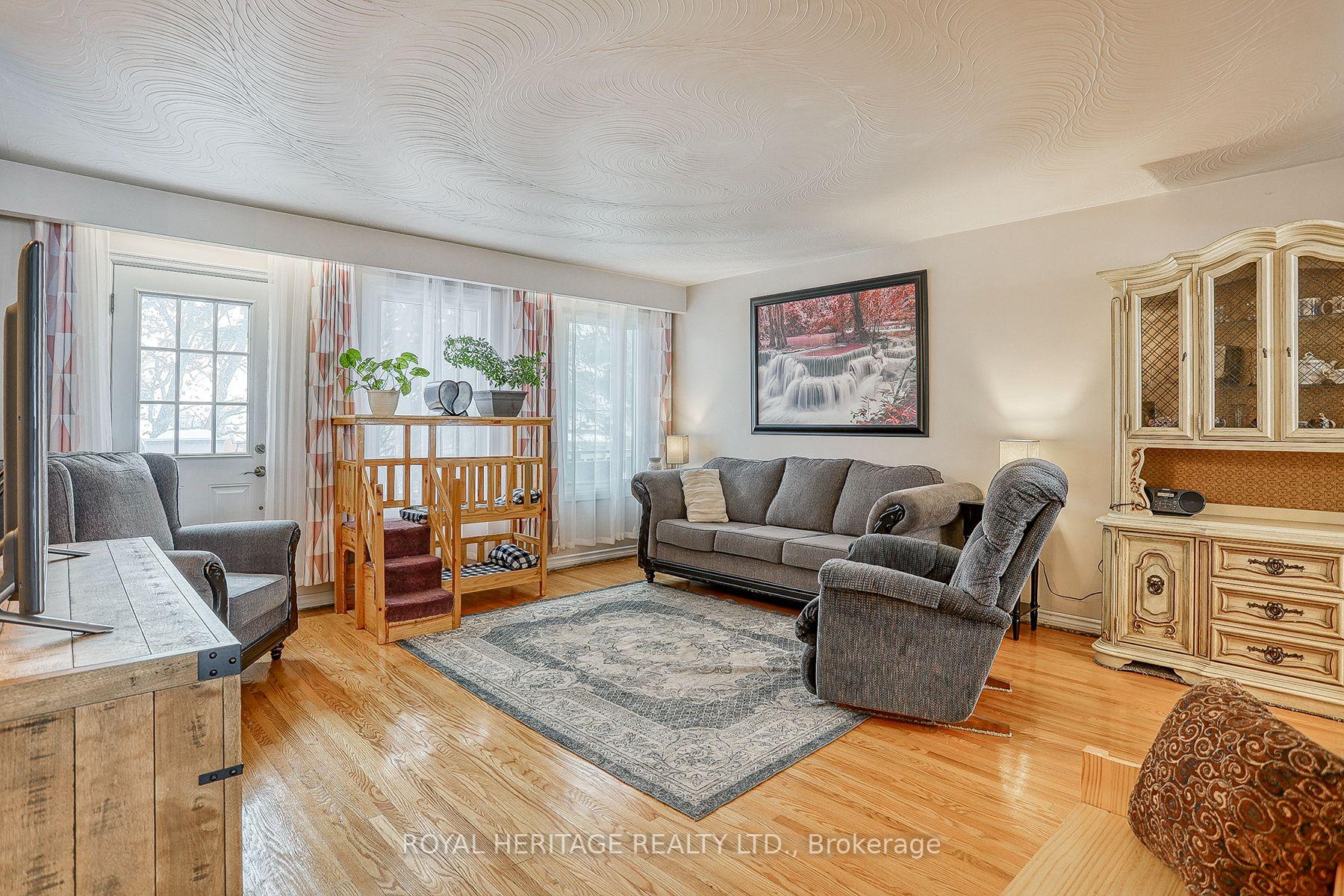 Photo 8 of 77 Springdale Crescent, Oshawa, Donevan — HOMEH