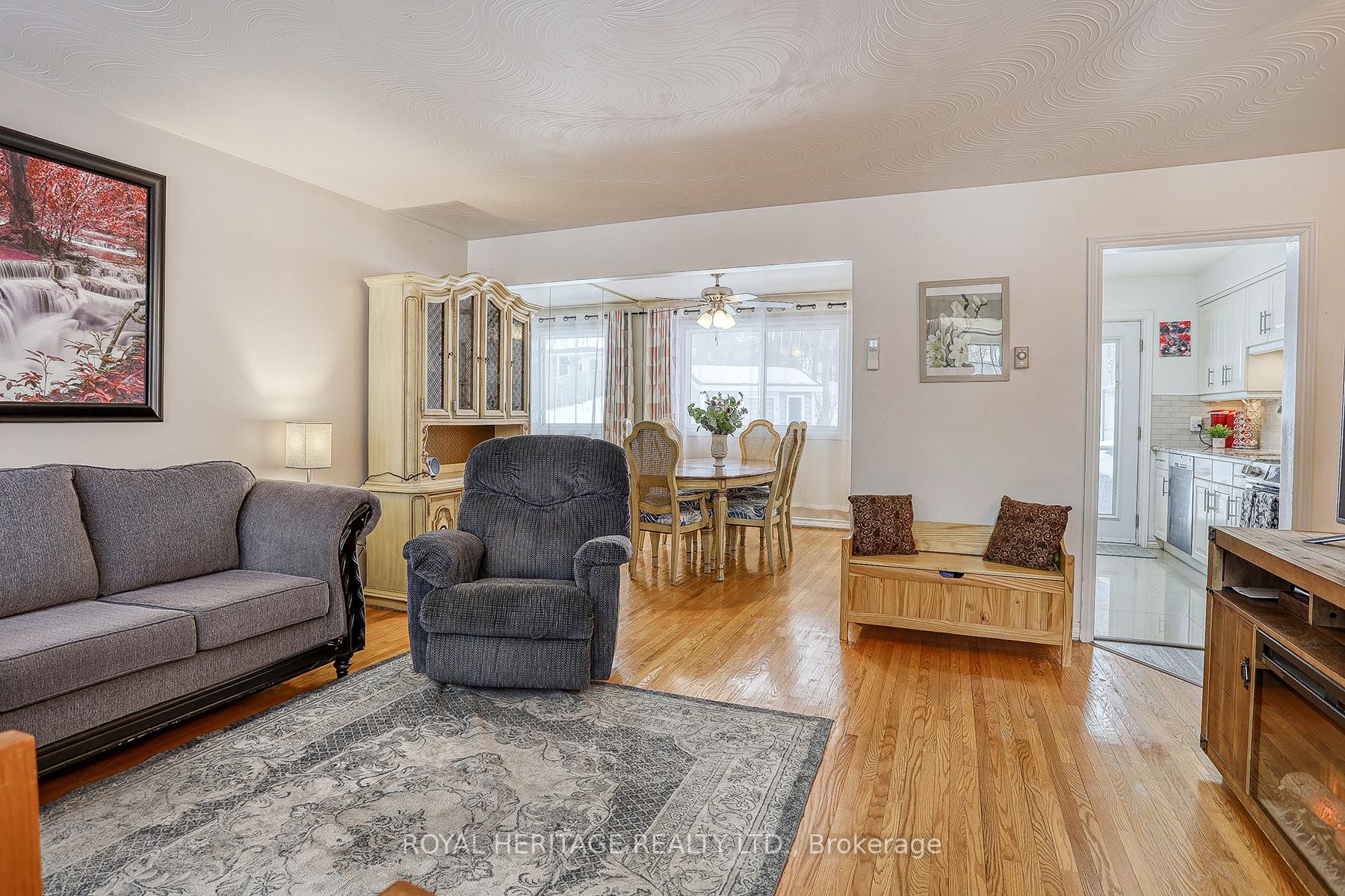 Photo 9 of 77 Springdale Crescent, Oshawa, Donevan — HOMEH