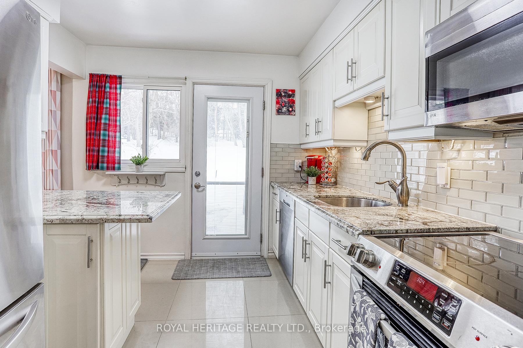 Photo 11 of 77 Springdale Crescent, Oshawa, Donevan — HOMEH