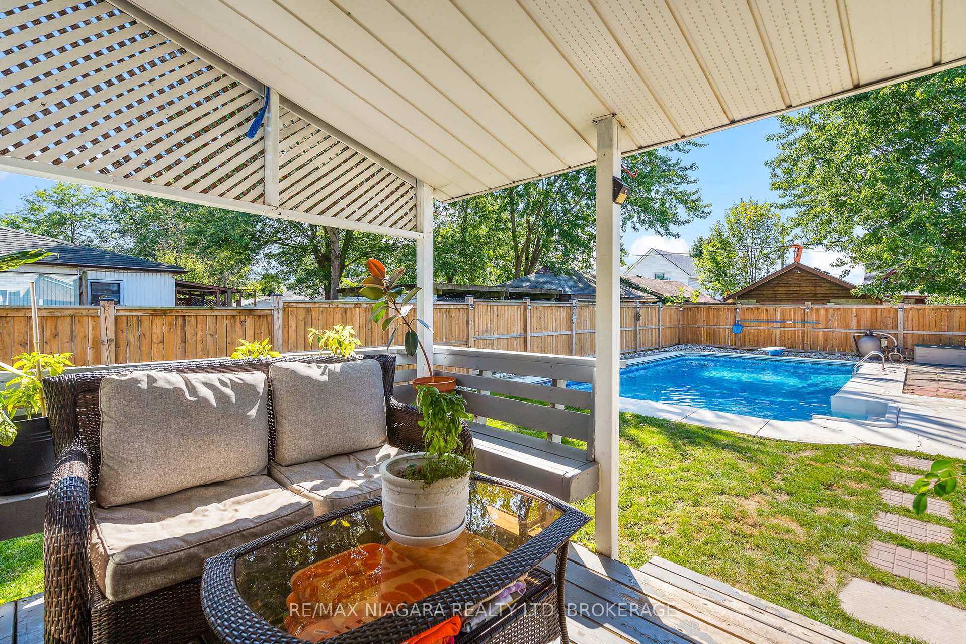 Photo 30 of 70 Beatrice Street, Welland, Lincoln/Crowland — HOMEH