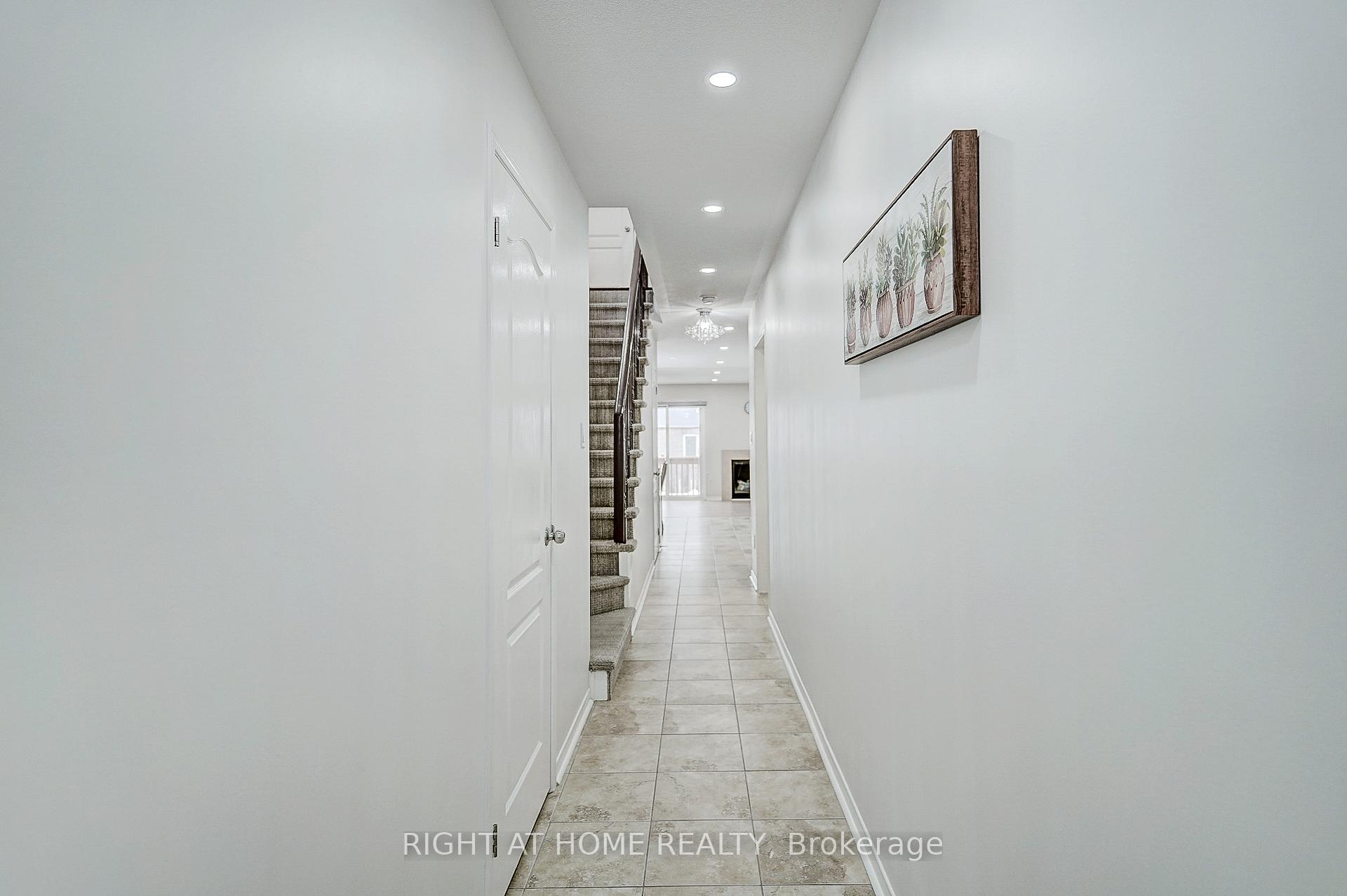 Photo 5 of 1123 Schooling Drive, Oshawa, Taunton — HOMEH