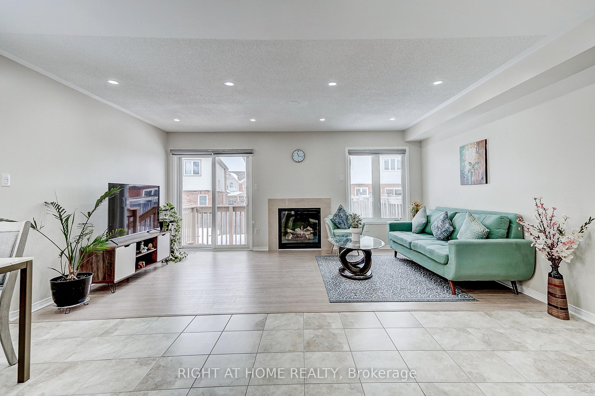 Photo 7 of 1123 Schooling Drive, Oshawa, Taunton — HOMEH
