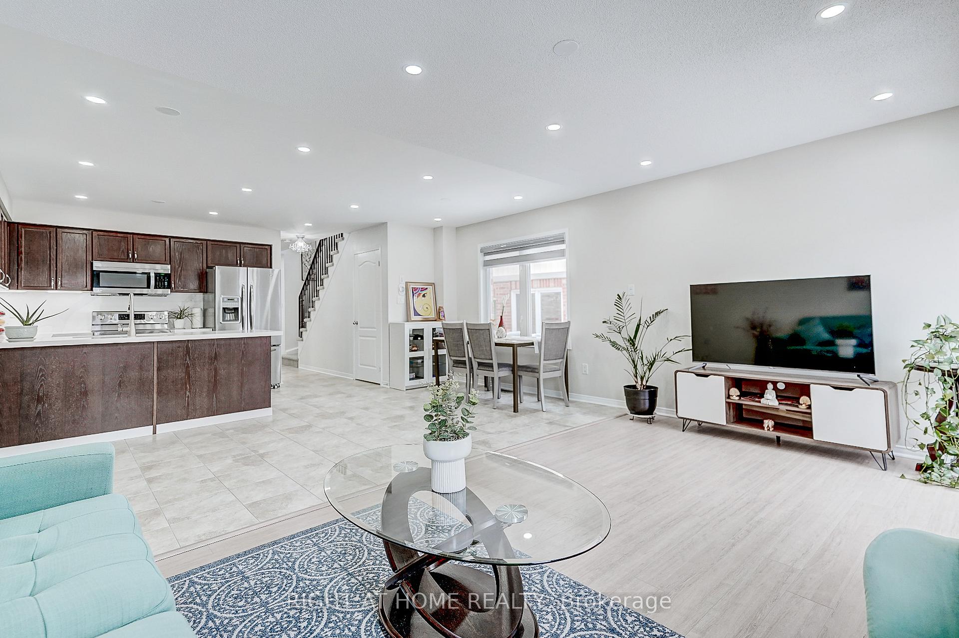 Photo 12 of 1123 Schooling Drive, Oshawa, Taunton — HOMEH
