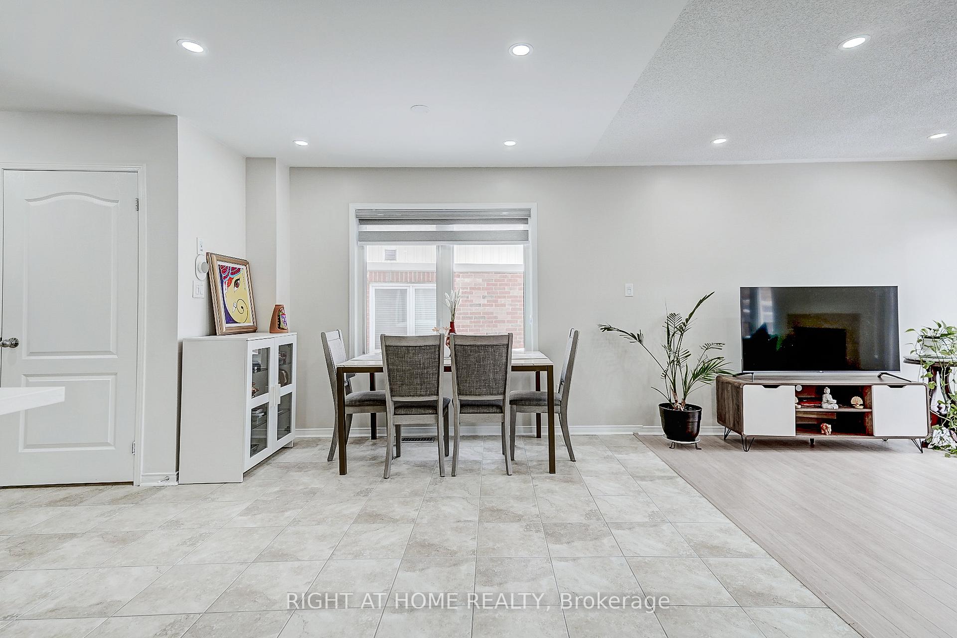 Photo 17 of 1123 Schooling Drive, Oshawa, Taunton — HOMEH